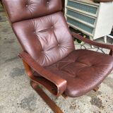Scandinavian leather and wood armchair Kengu armchair Elsa & Nordahl Solheim- Rykken