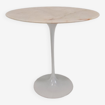 Oval marble side table by Eero Saarinen for Knoll