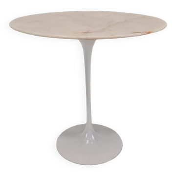 Oval marble side table by Eero Saarinen for Knoll