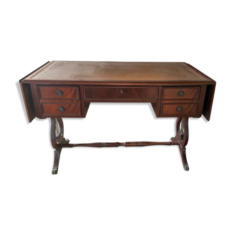 English desk in Lyre