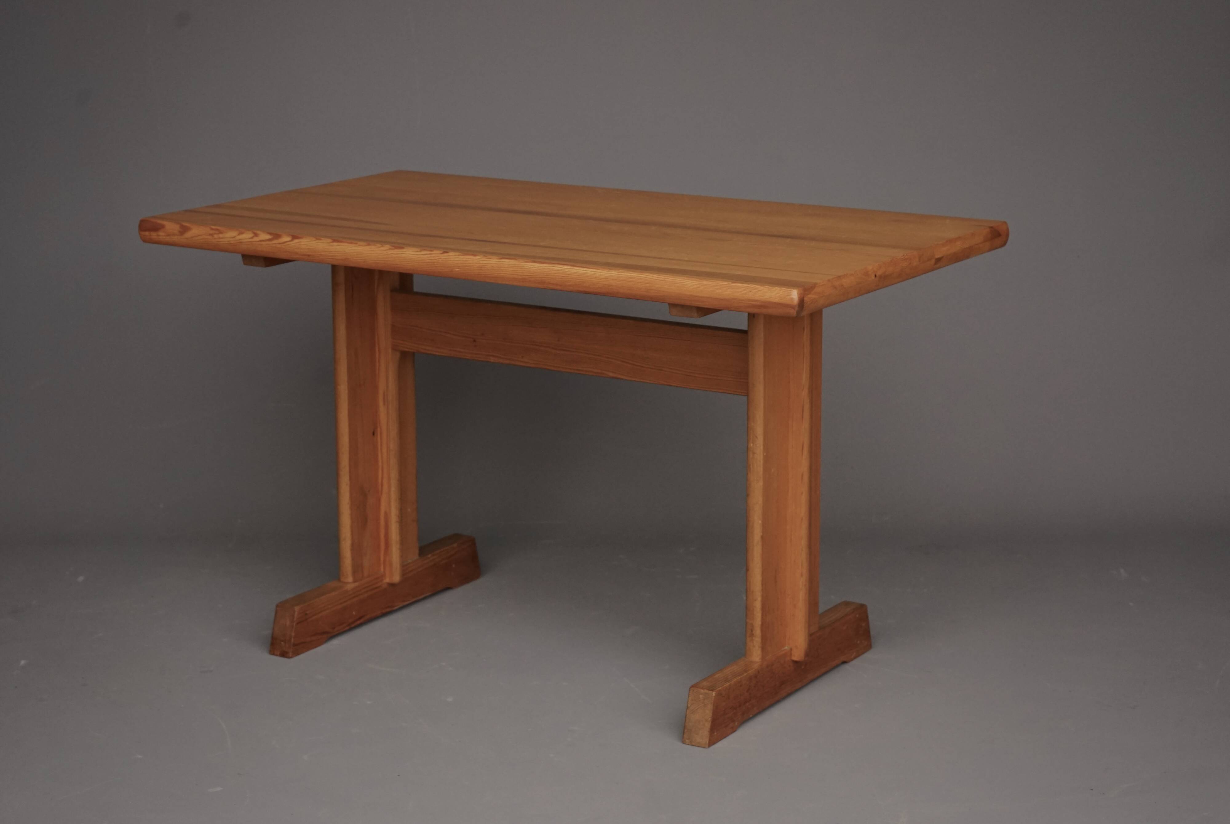 Table de cuisine en pin massif, années 1970