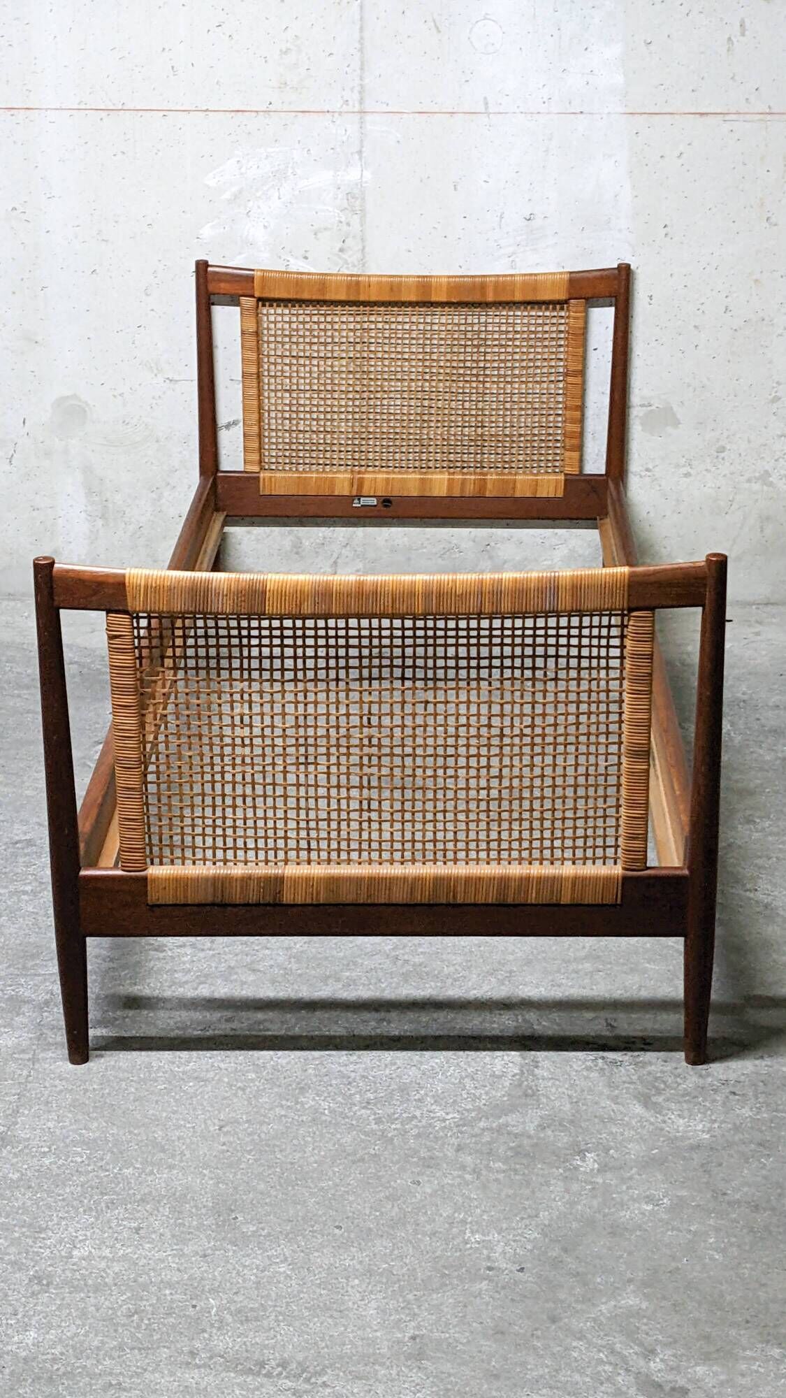 Daybed scandinave design Børge Mogensen pour Soborg Mobelfabrik 1950 's, teck et cannage