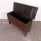 Petit coffre en bois antique en chêne