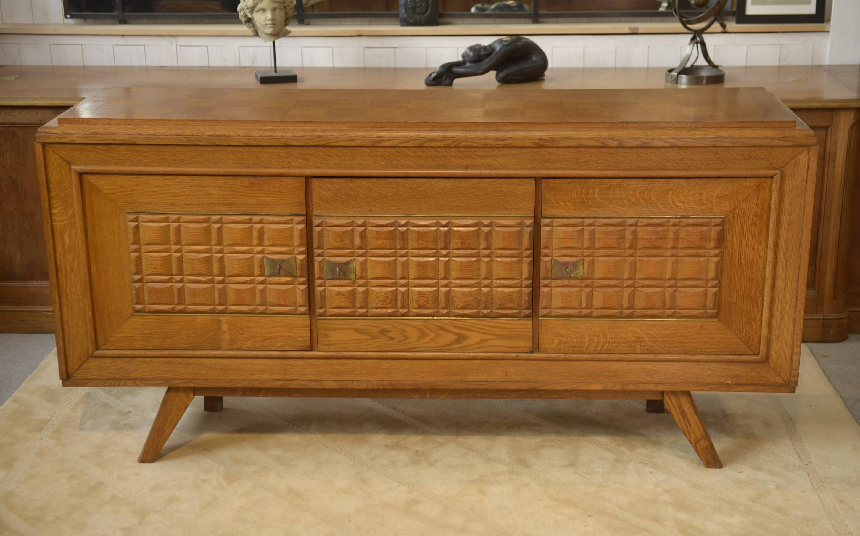 Buffet brutaliste en chêne 1960
