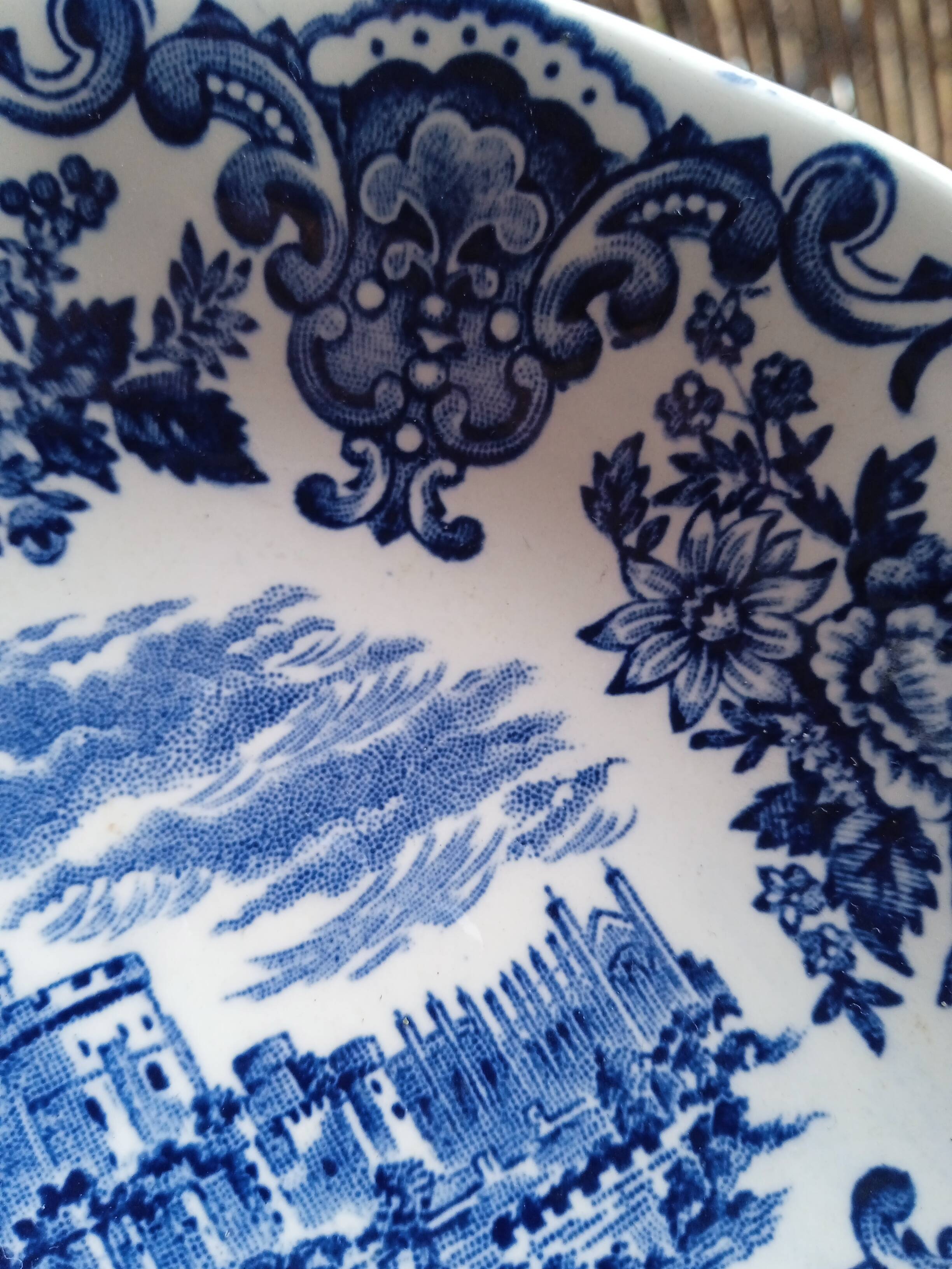 Bowl "Royal homes of Britain"