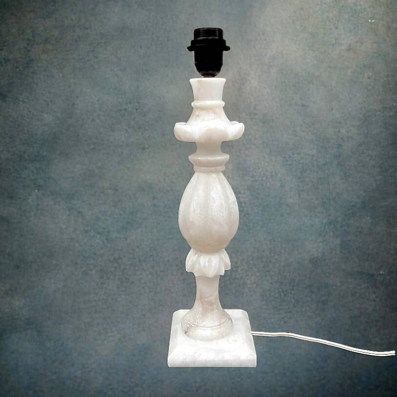 Pied de lampe en albâtre massif sculpté blanc style Hollywood Regency - années 70