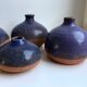 Lot de 4 petits vases en grès vernissés violets années 70