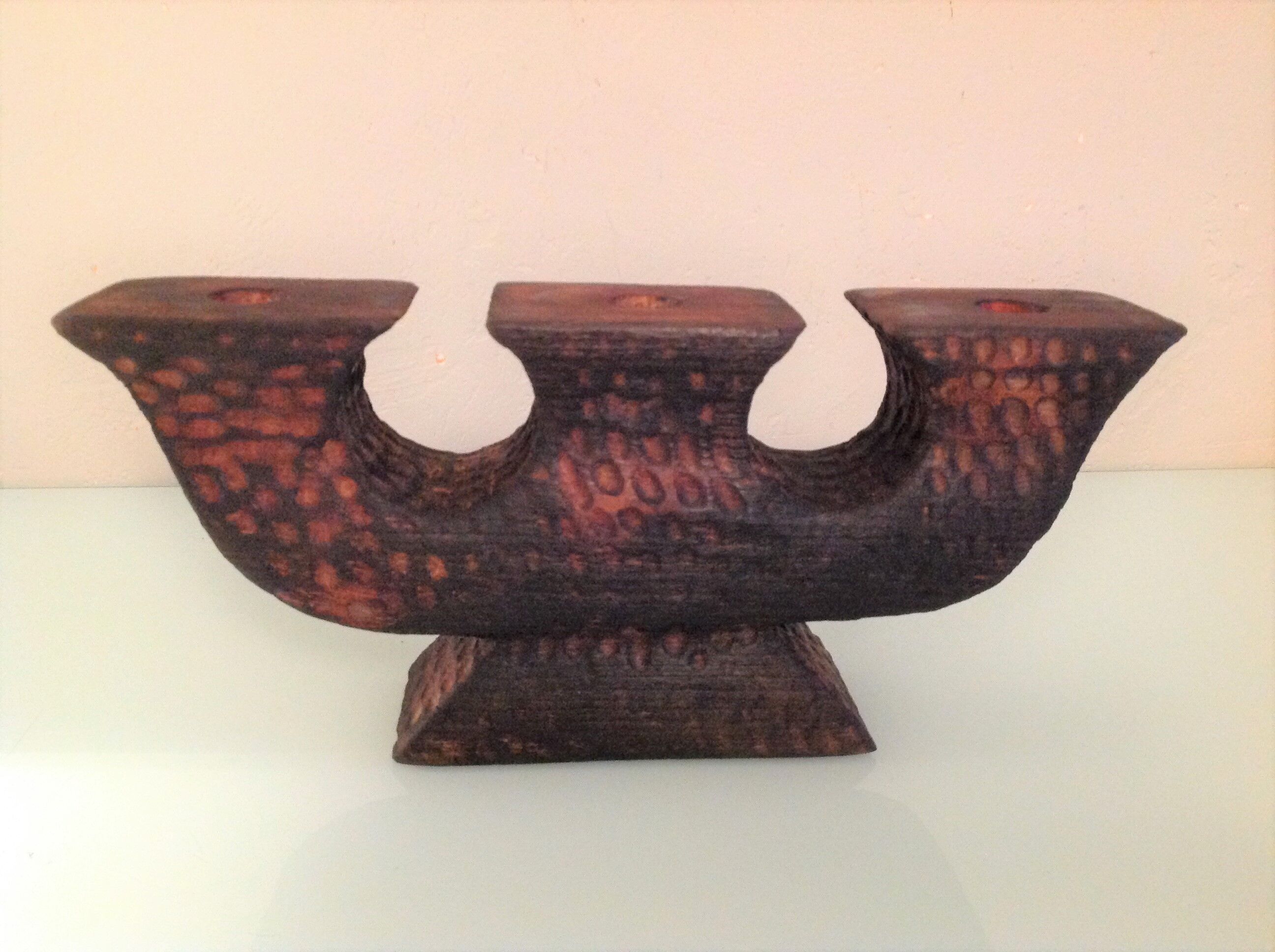 Brutalist chandelier with three heads in burnt wood / vintage 60s-70s