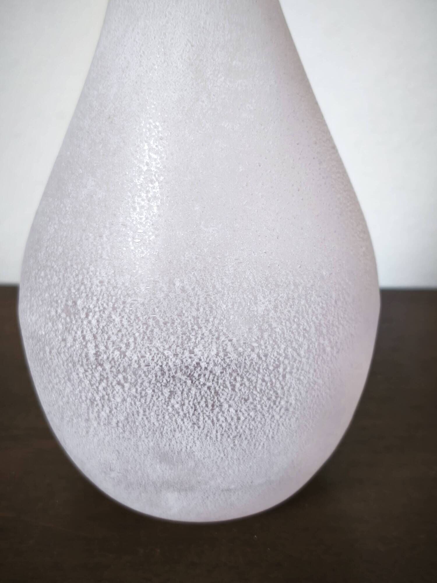 Satin-finished Italian art glass vase – Hand-blown glass, 20th century