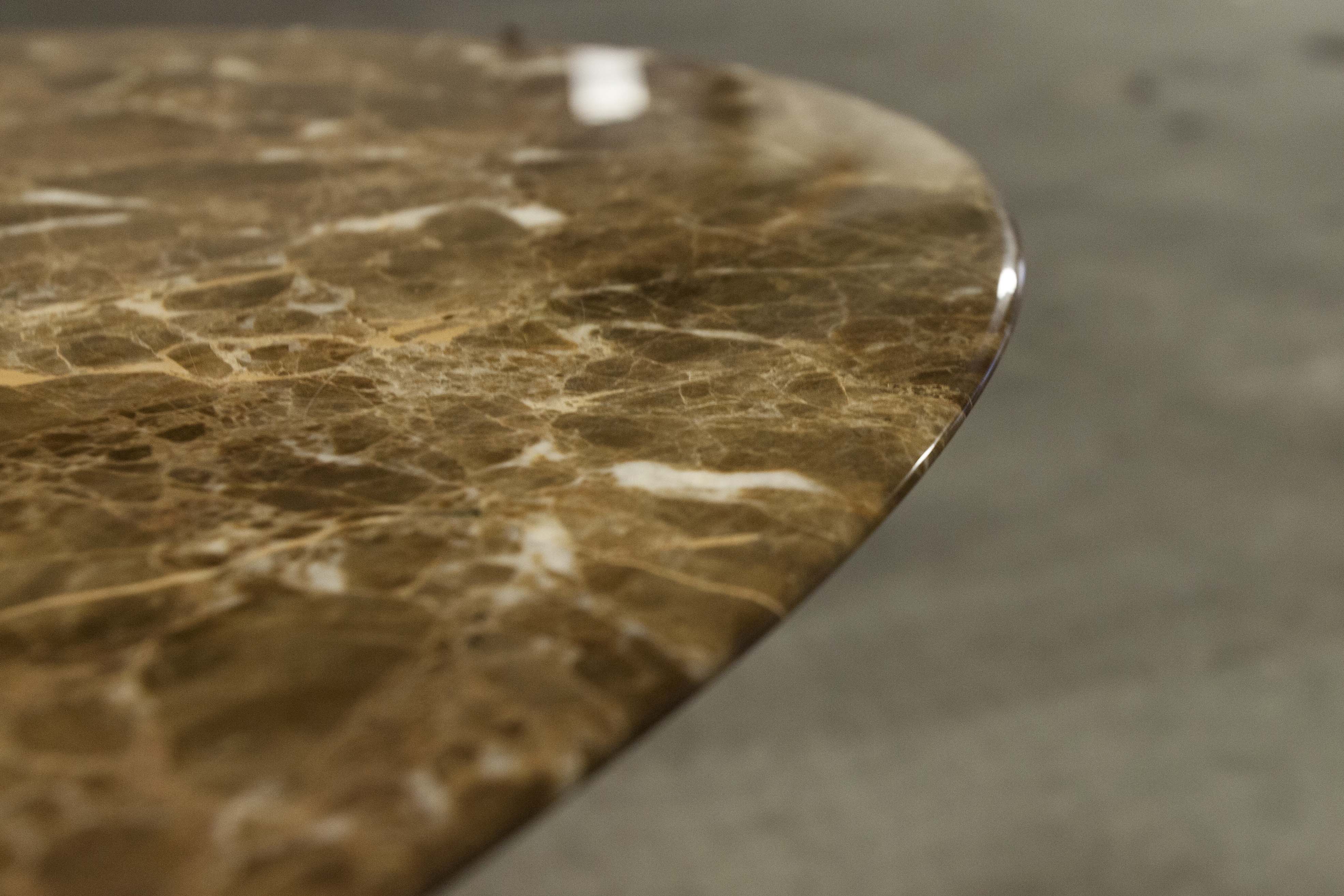 Oval coffee table by Eero Saarinen for Knoll