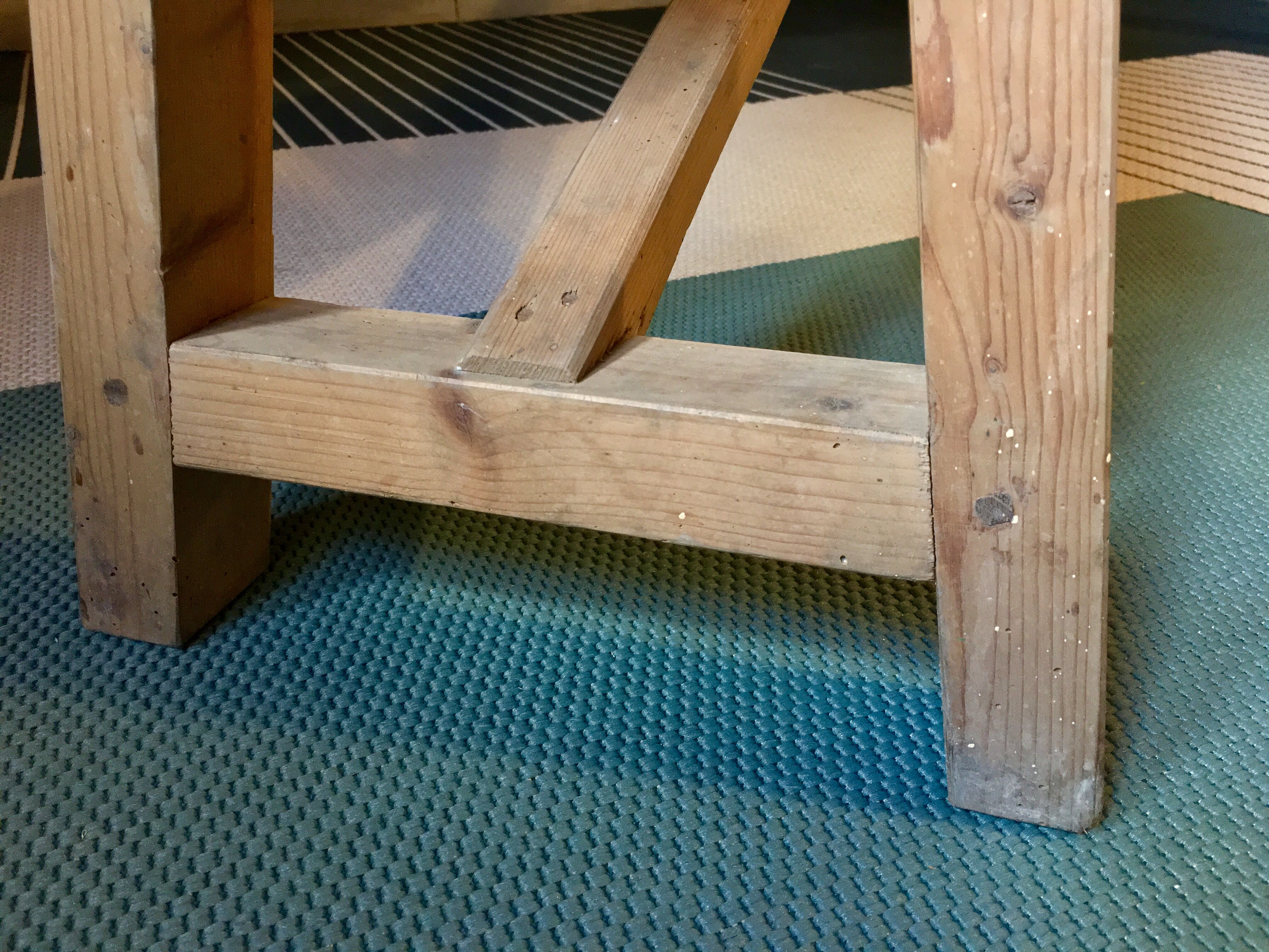 Banc de ferme ou d’école