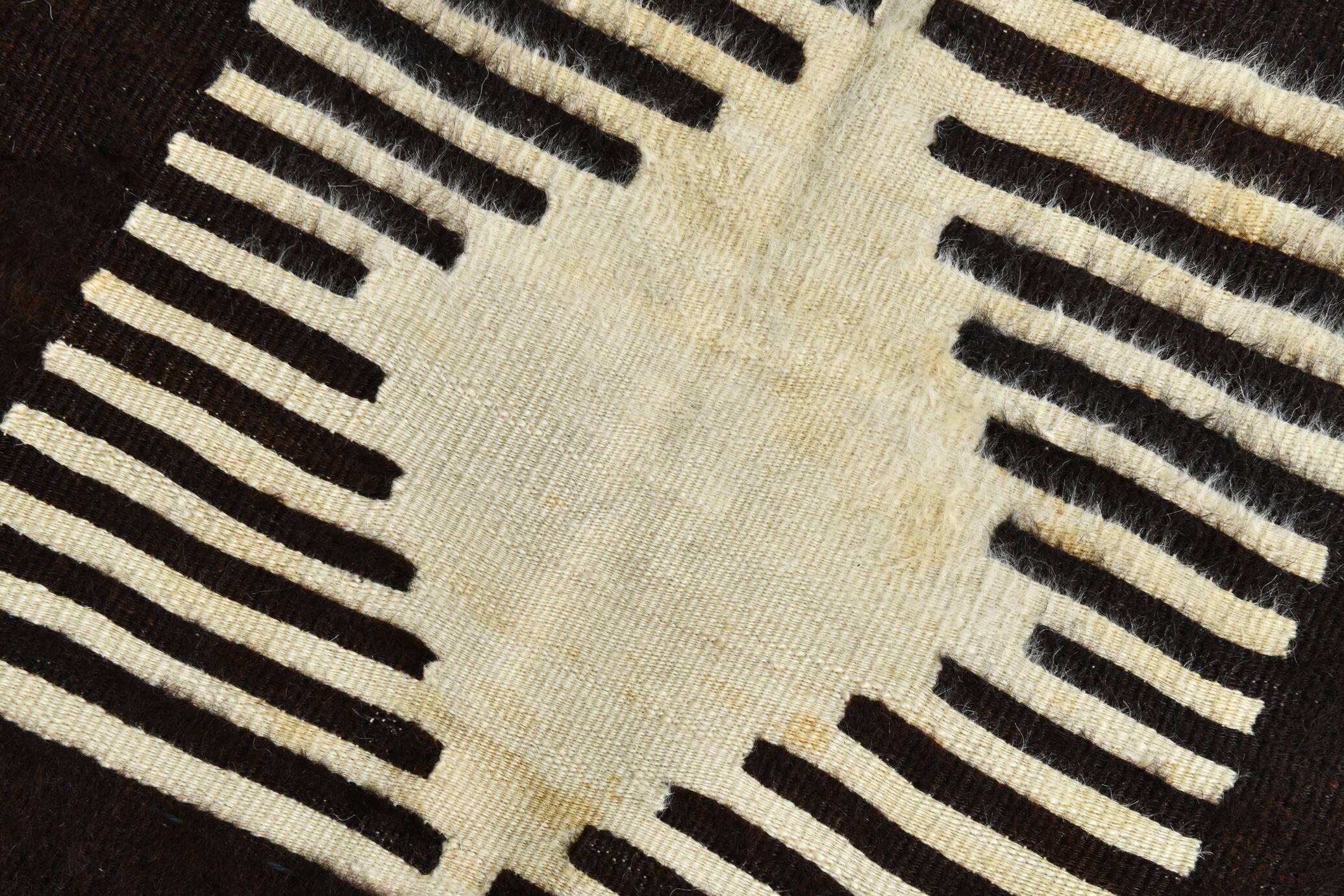 4x6 Black & Beige Handmade Wool Kilim Rug, 127x176 Cm