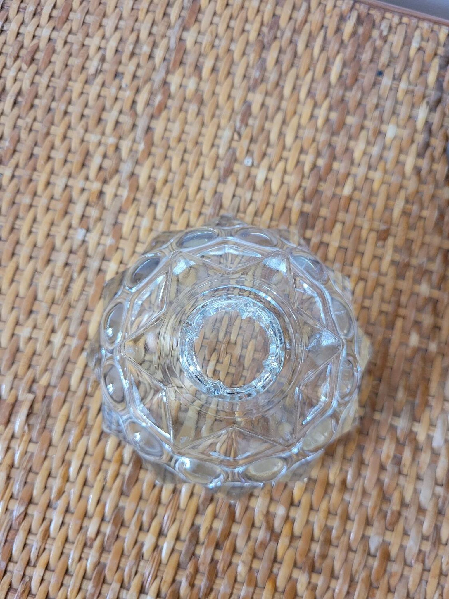 Bougeoir en verre pied étoilé