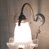 Swan neck wall light in brass, porcelain and glass - mid 20th century