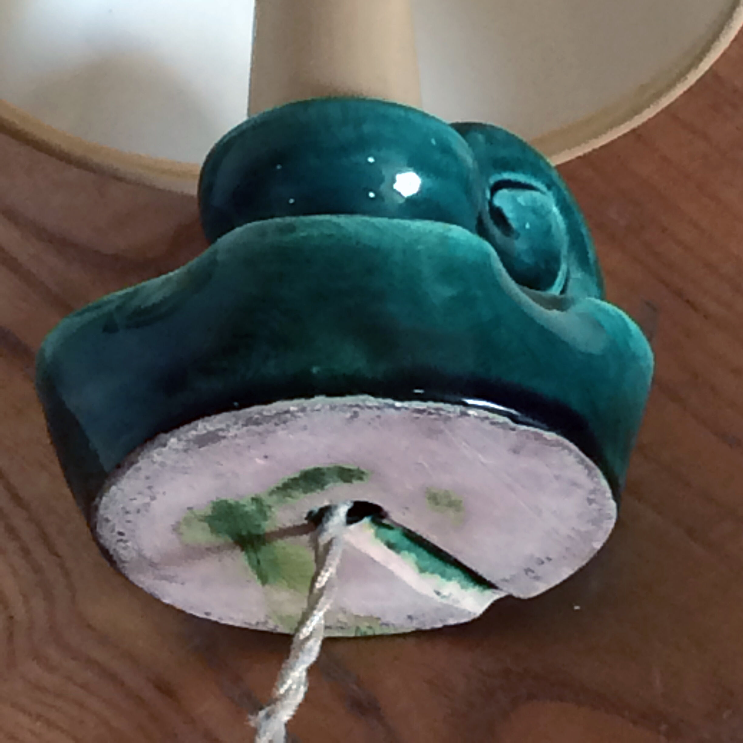 Ceramic candlestick-shaped lamp to lay