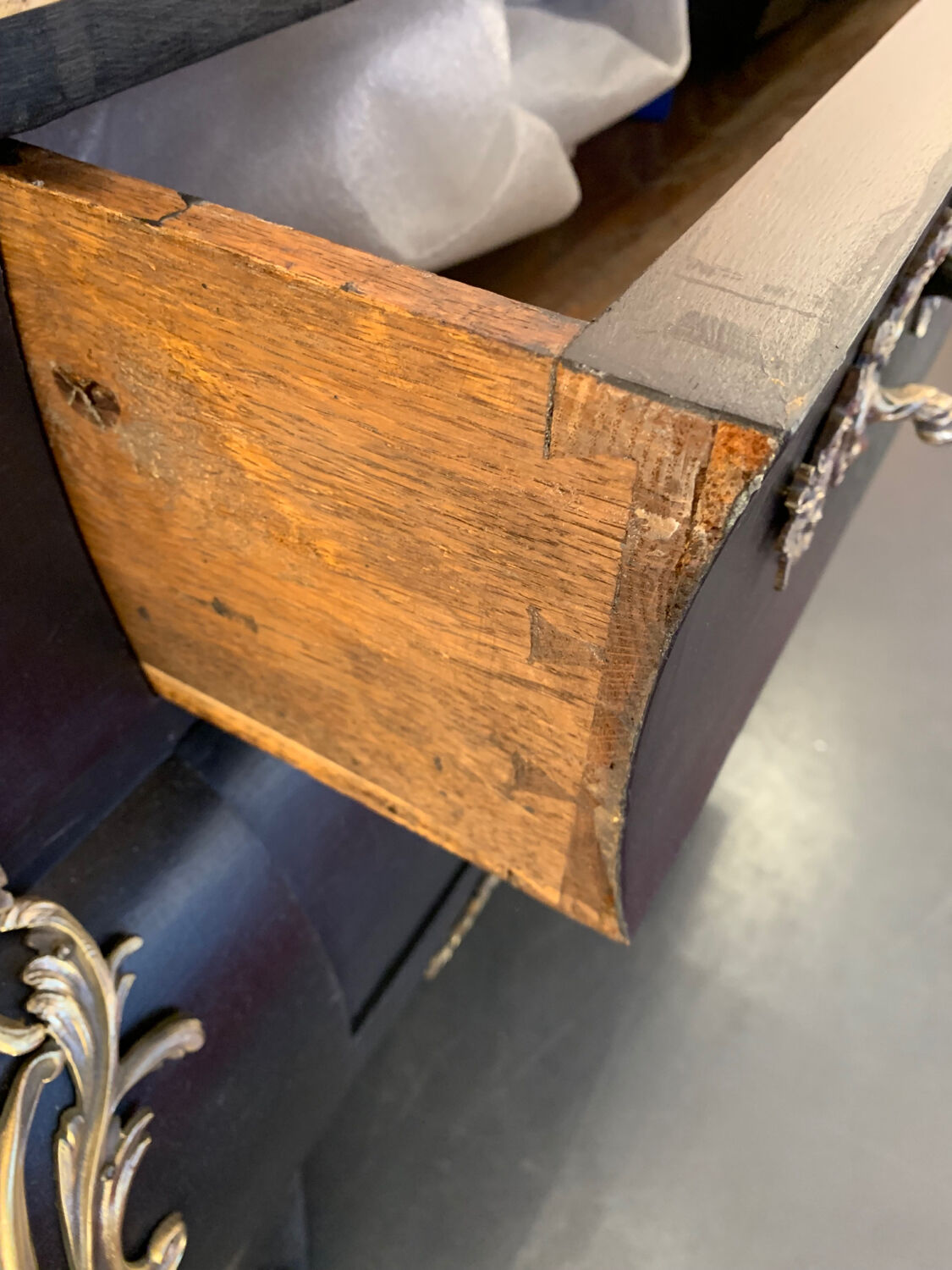 Chest of drawers tomb black patina Louis XV style