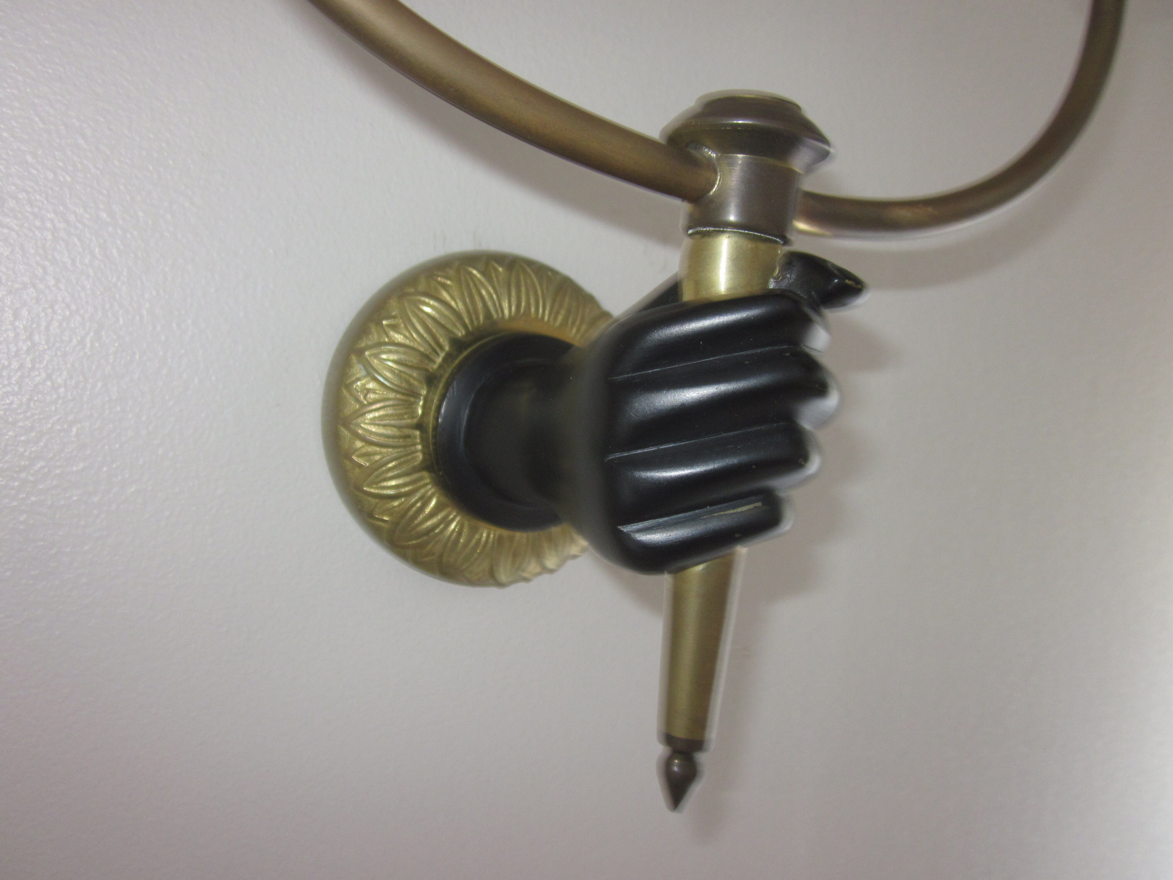 Applique main en bronze