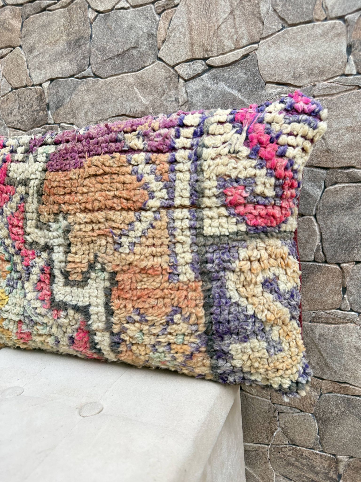 Vintage Berber kilim cushion cover: Moroccan wool cushion 60x40cm