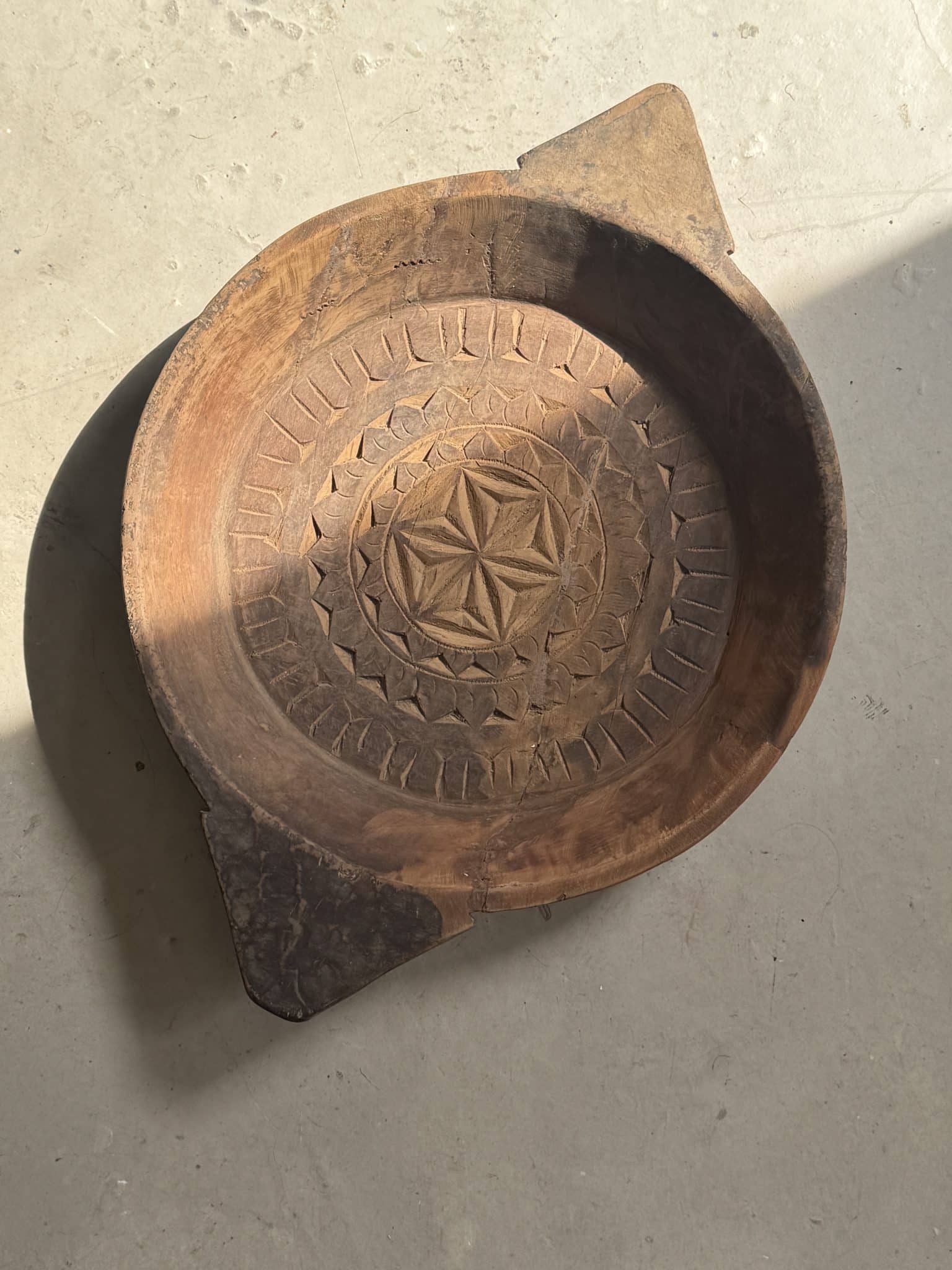 Ancient Indian carved plateau "Star"