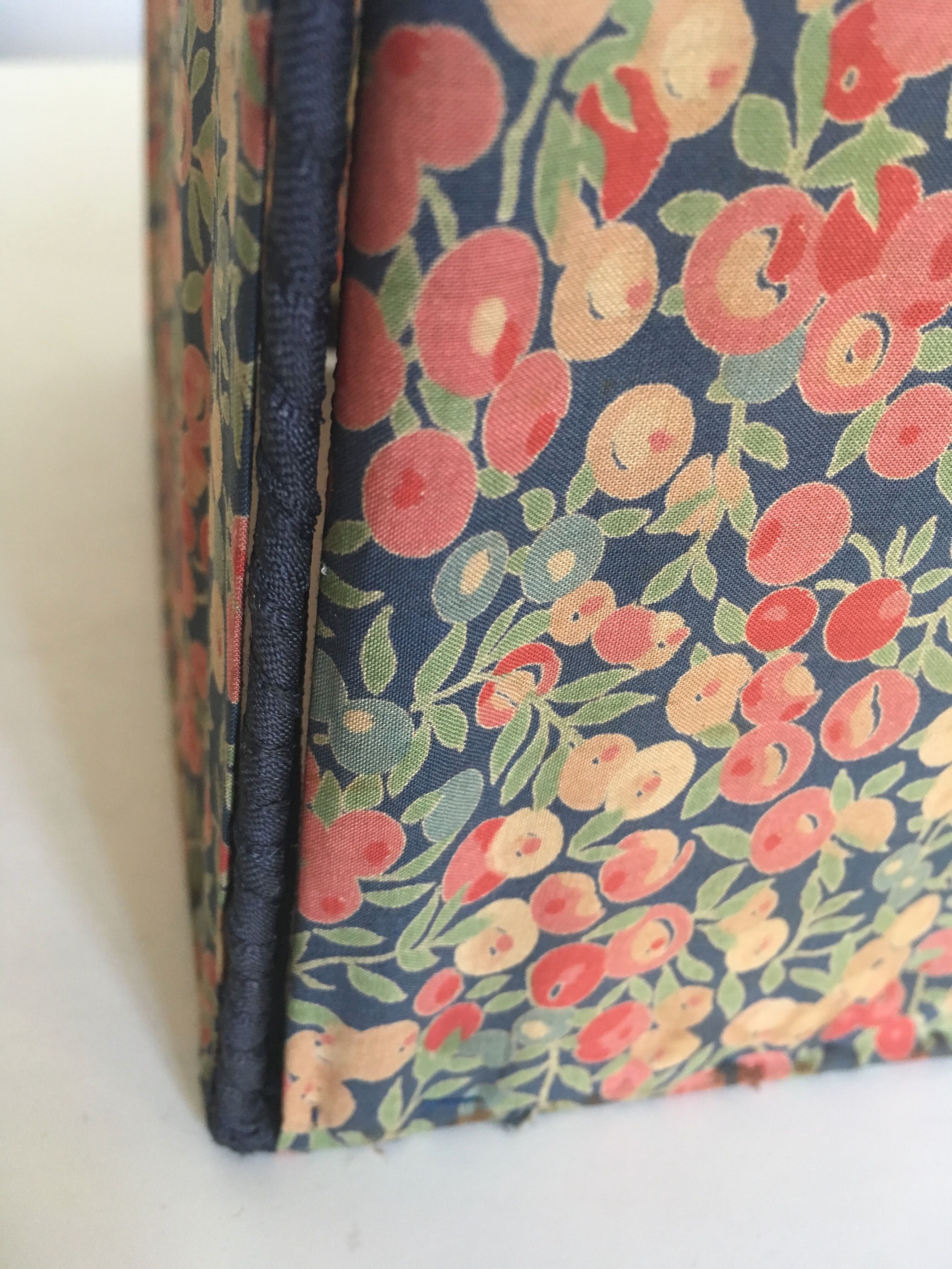 Suspension lampshade in Liberty of London 70s