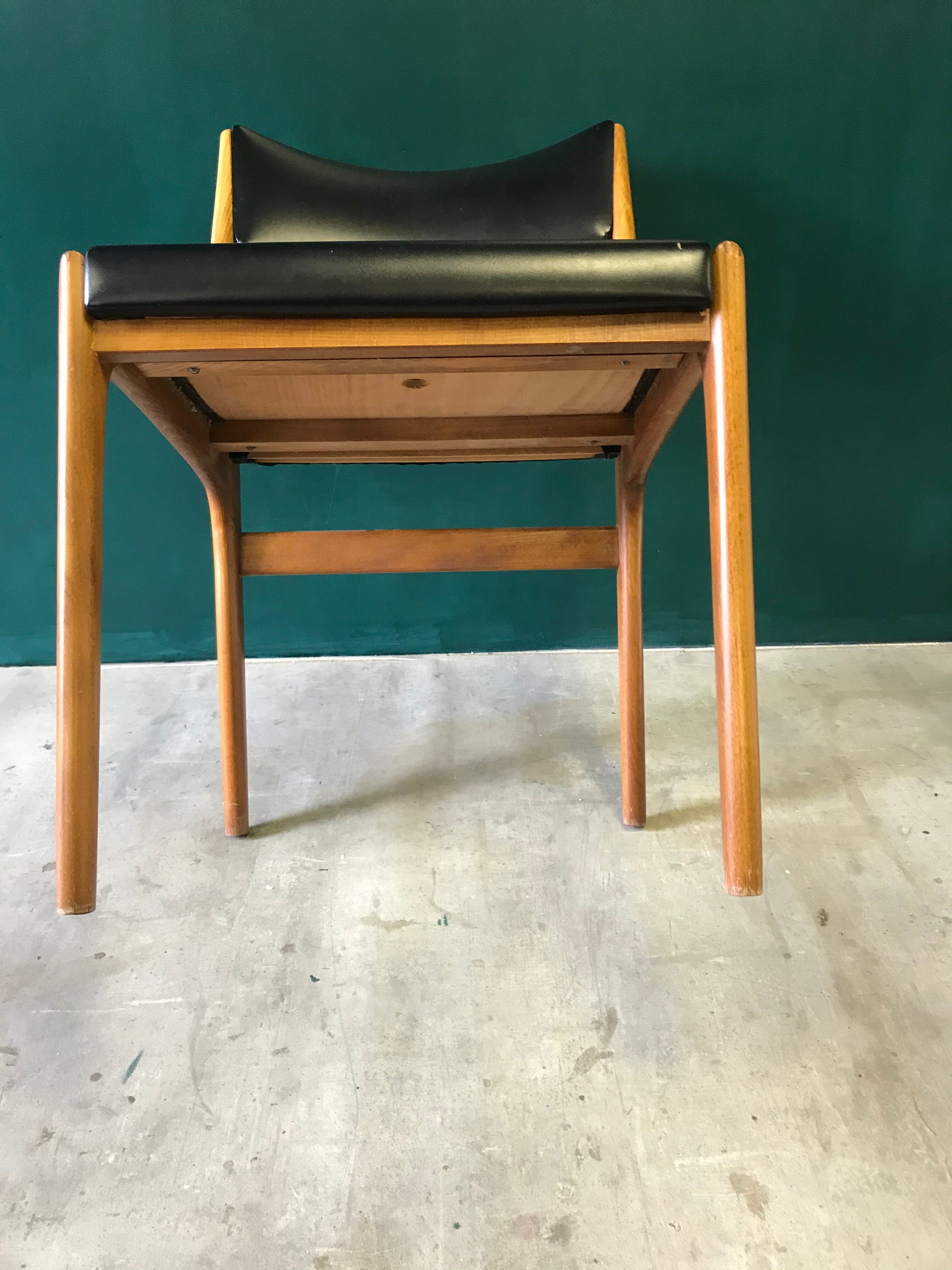 Series of 6 chairs from the 70s