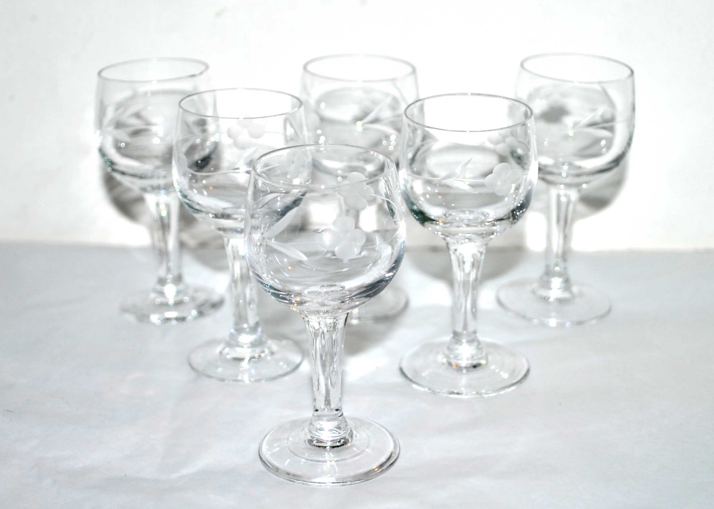 Series of 6 alsatian balloon liqueur glasses in engraved glass vintage rum schnapps drop