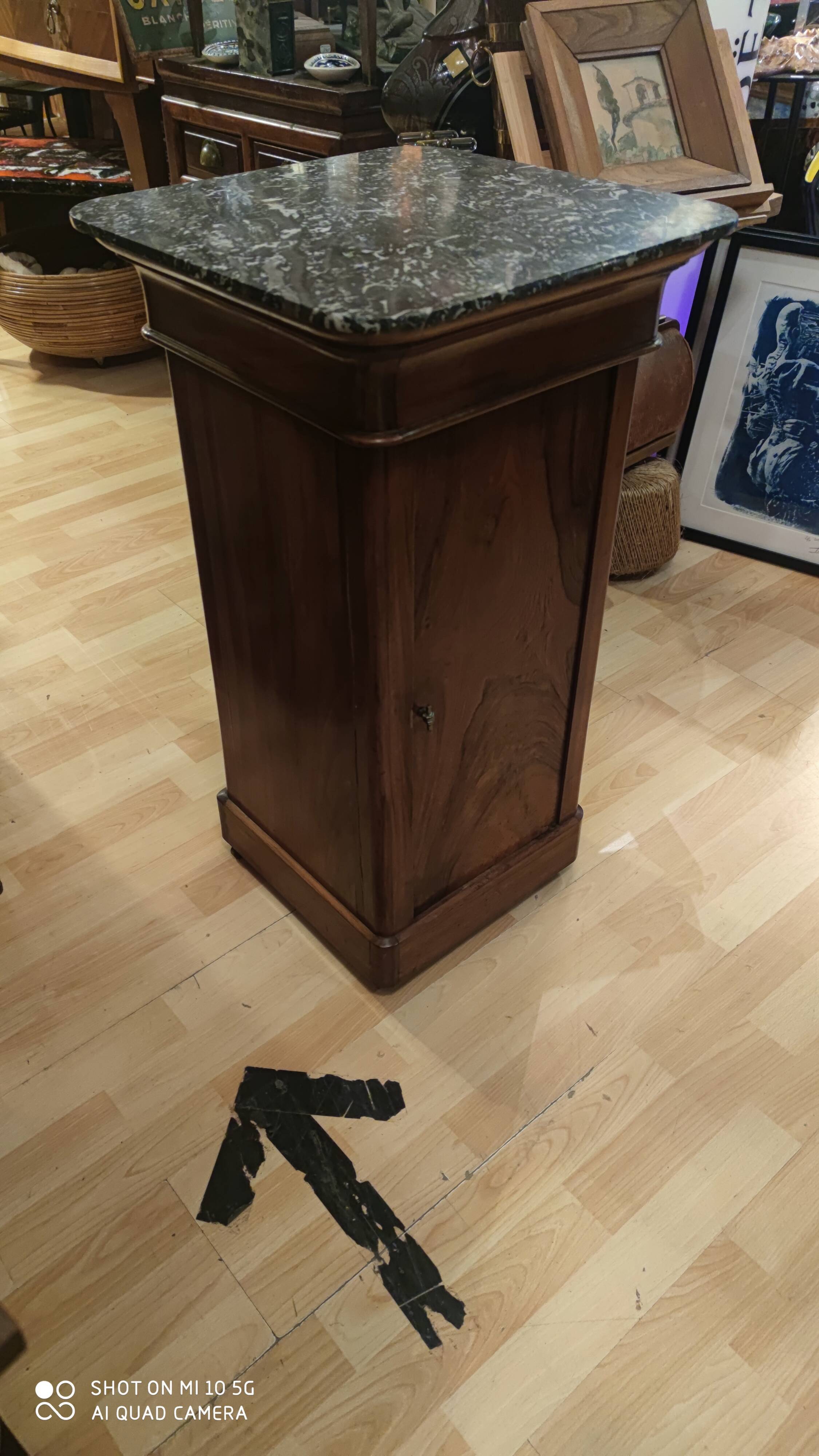 Chevet roulant 4 faces en noyer époque Restauration