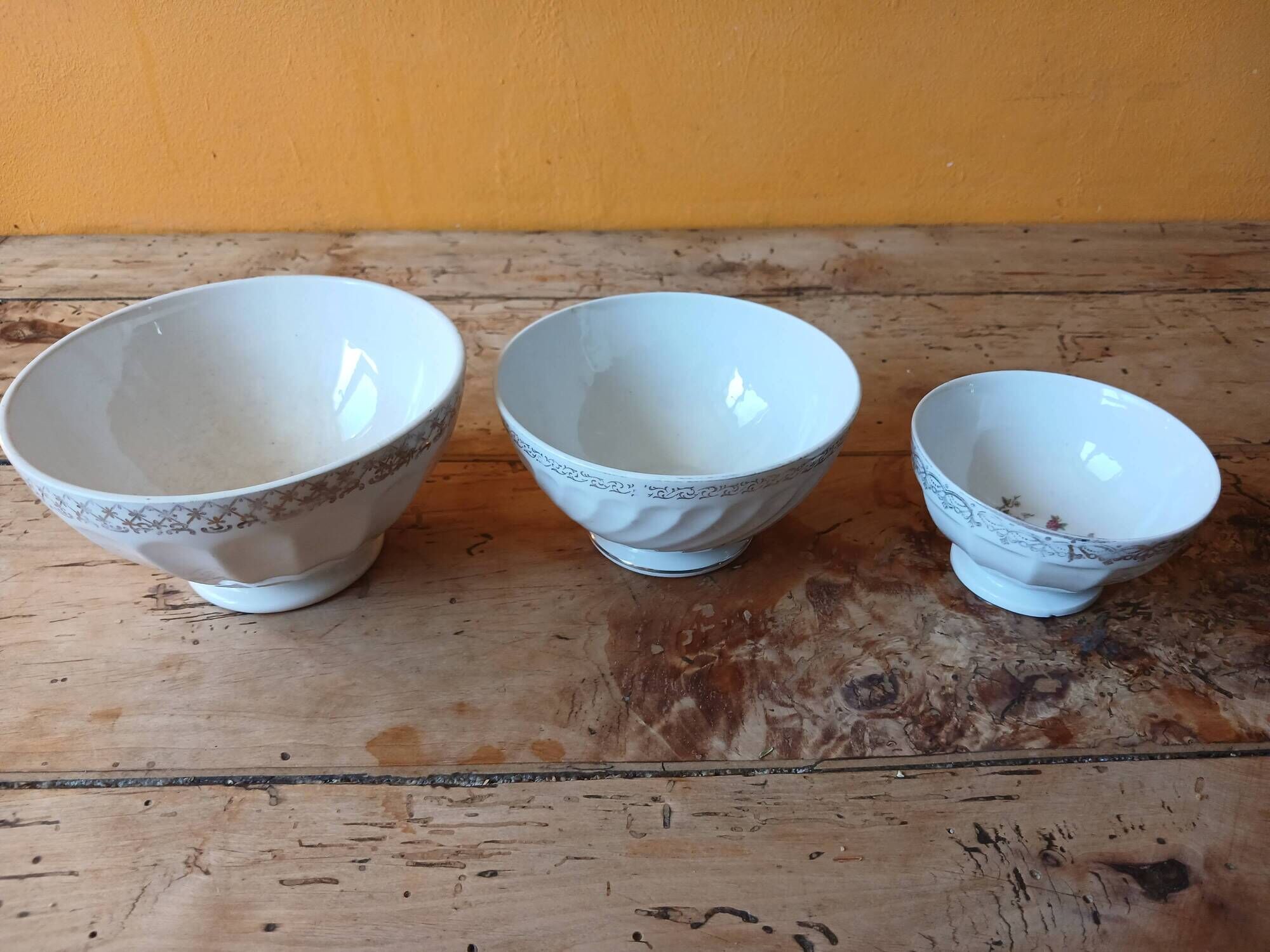 Set of 3 white and gold antique bowls - porcelain cups