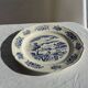 Assiette ancienne en faïence à décor de paysage bleu D24,5