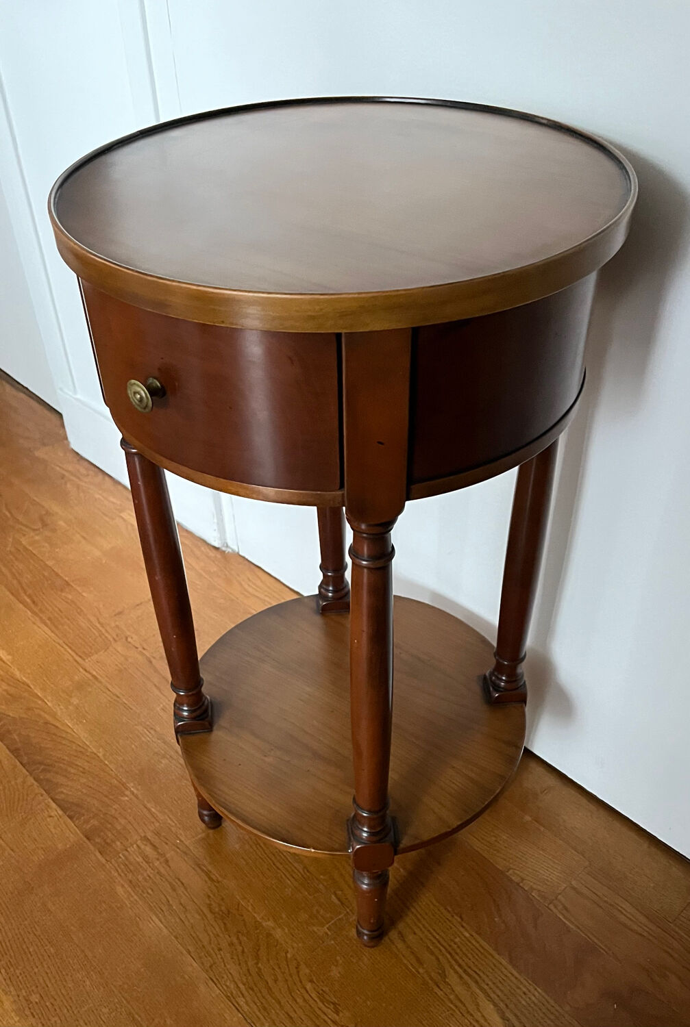 Cherry wood pedestal table