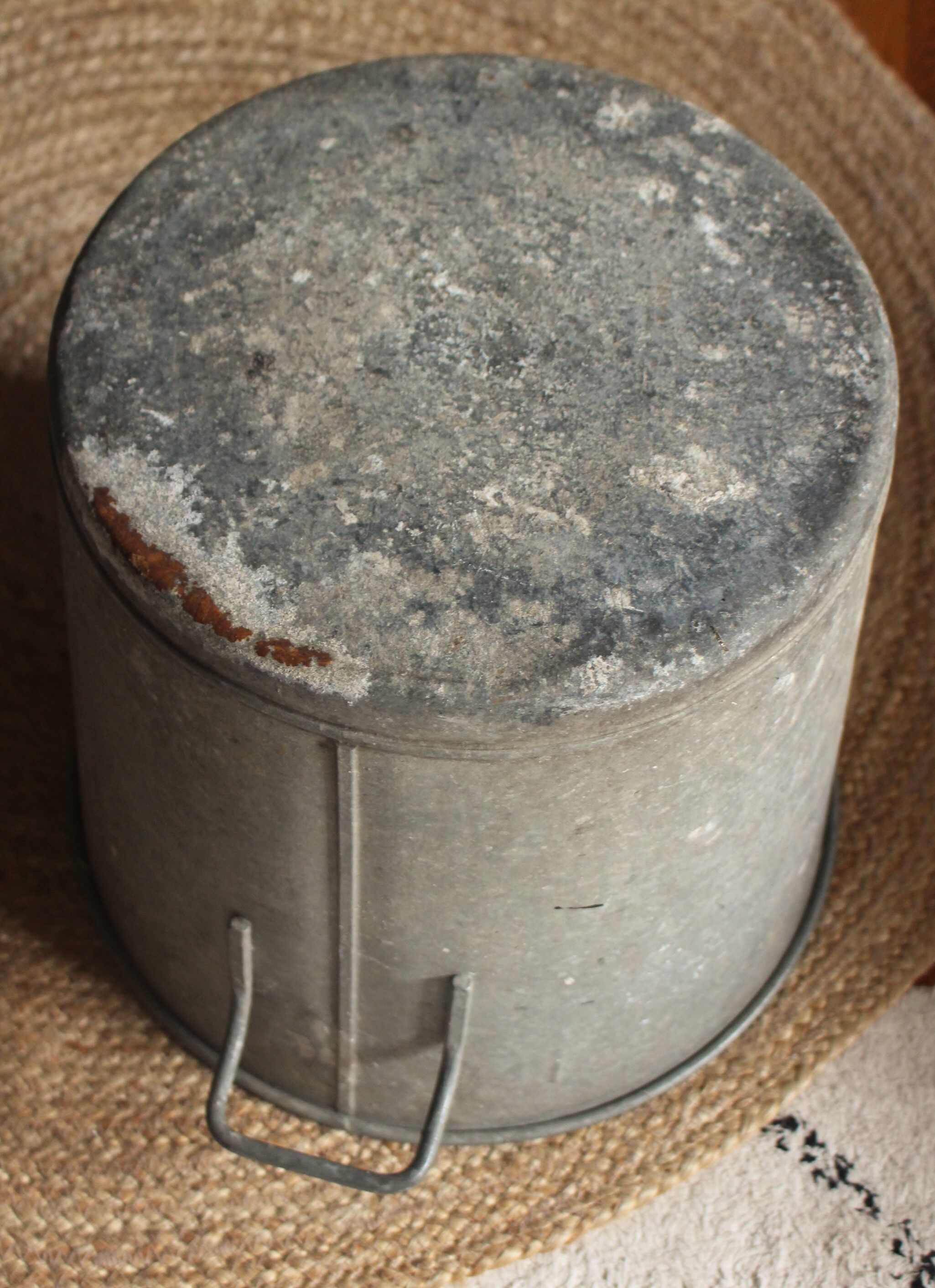 High zinc basin two garden handles