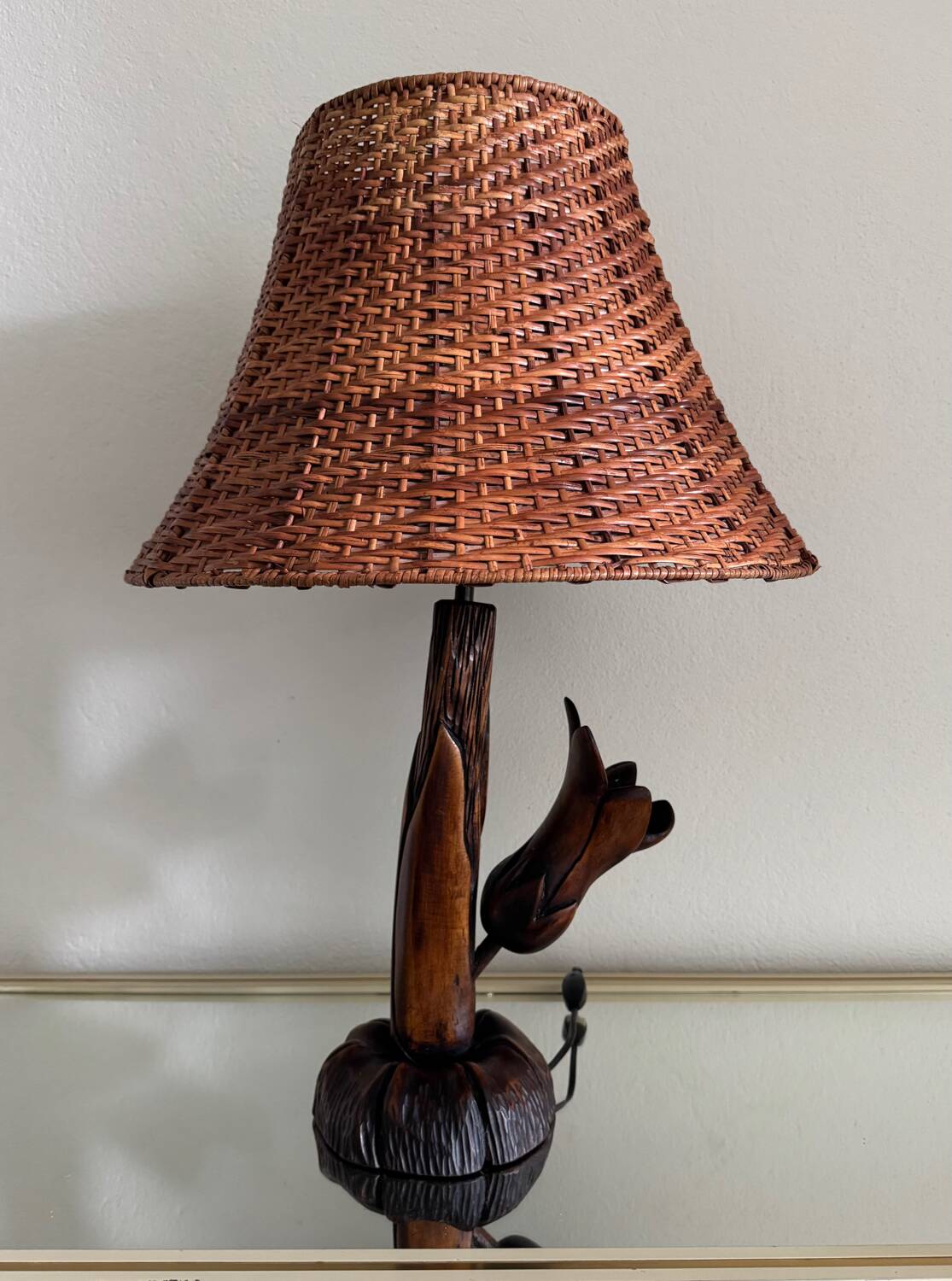 Floral carved wood lamp from the 60s