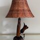 Lampe en bois sculpté figurant une fleur, années 60