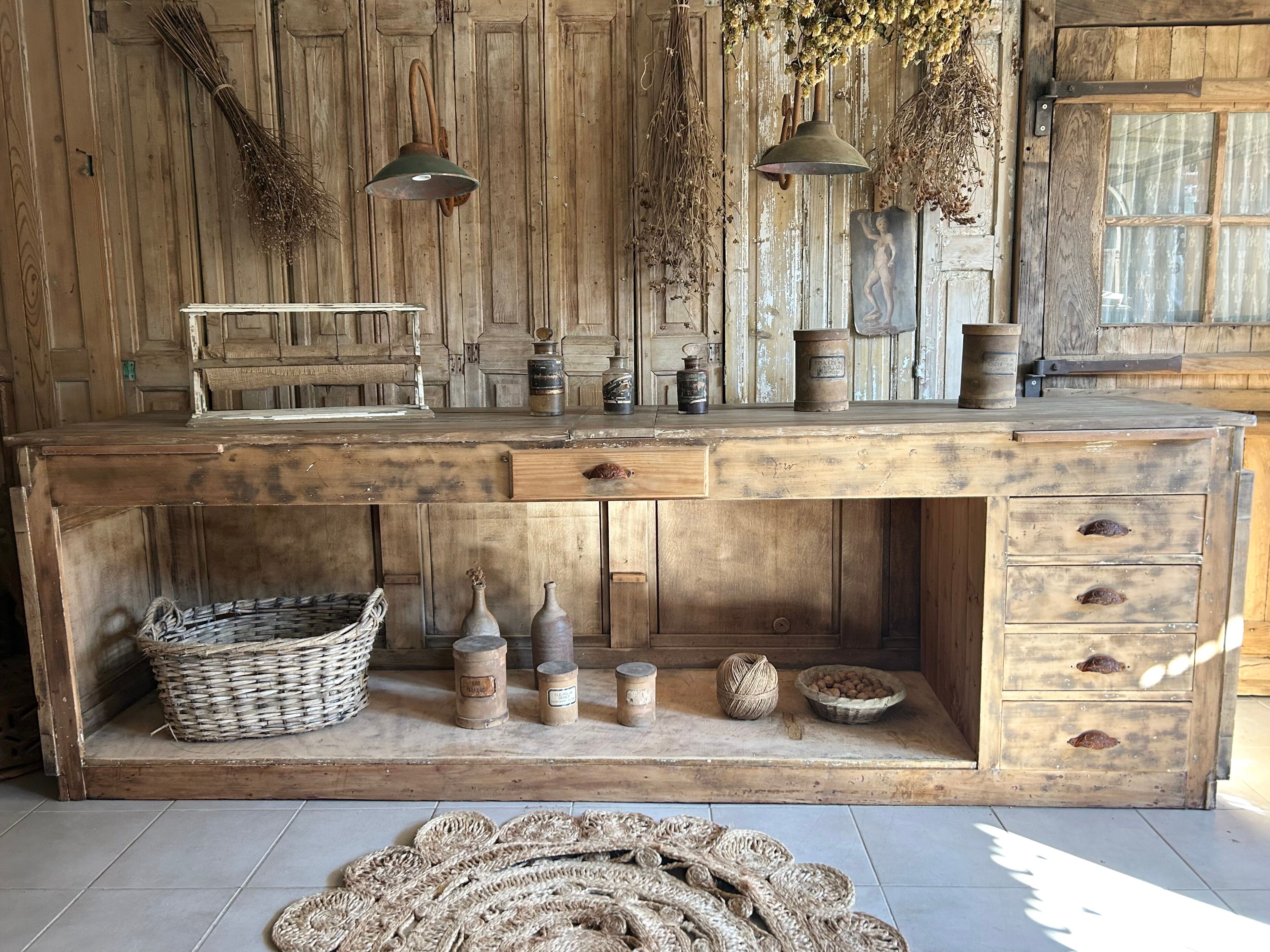Exceptional large oak counter 288 cm