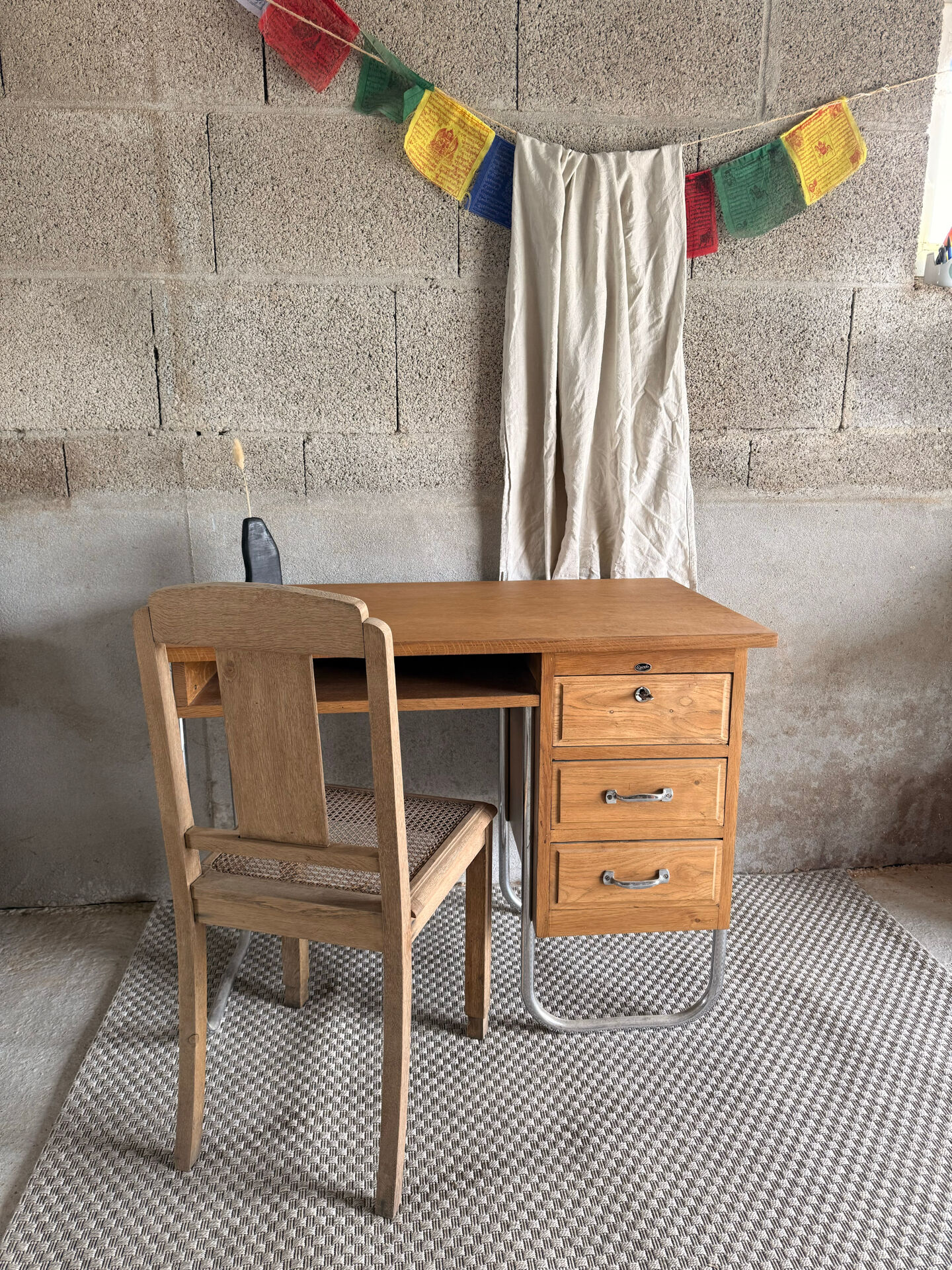 Bureau Spirol années 50 – placage chêne – piètement chromé 