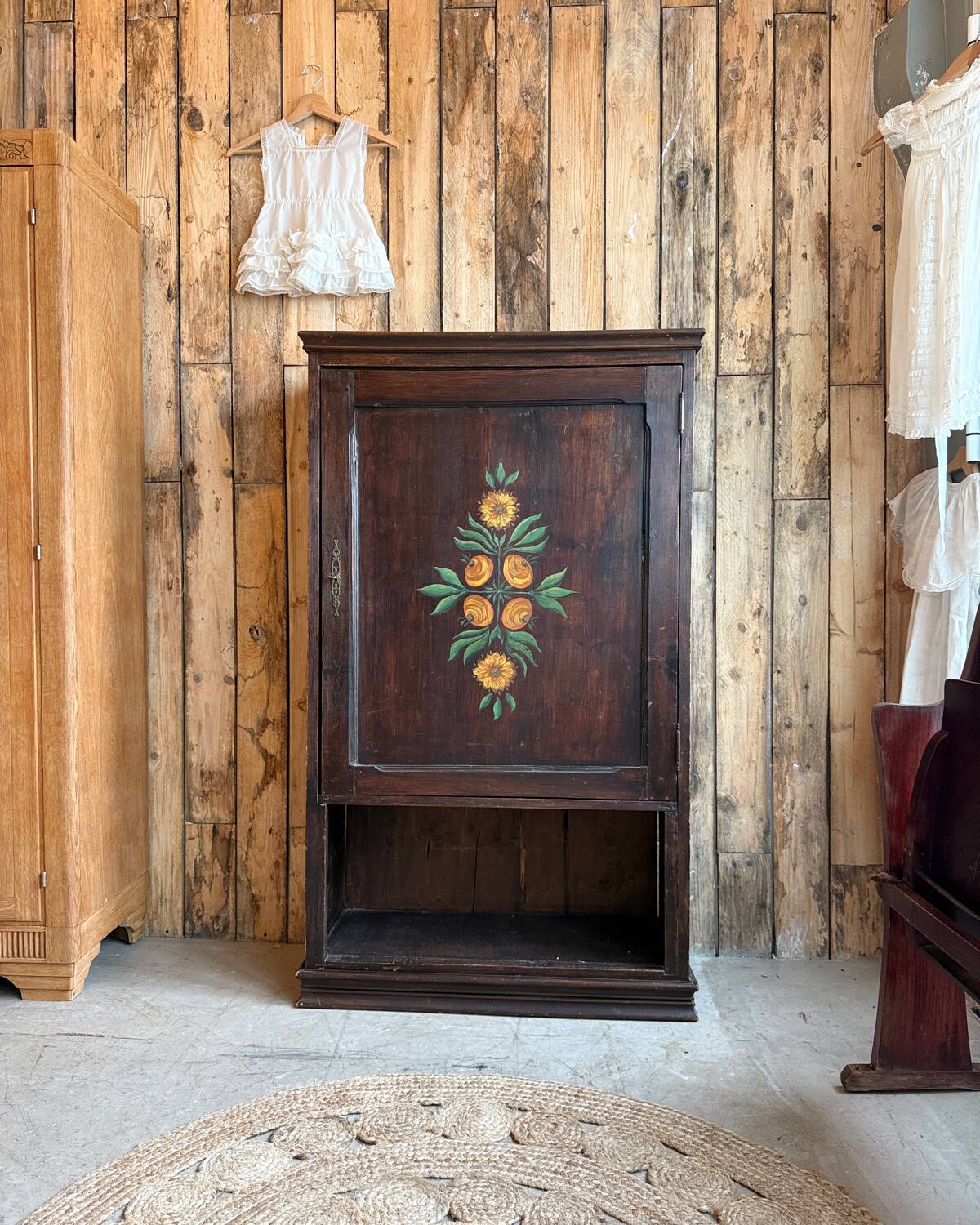 Bonnetière d’art populaire