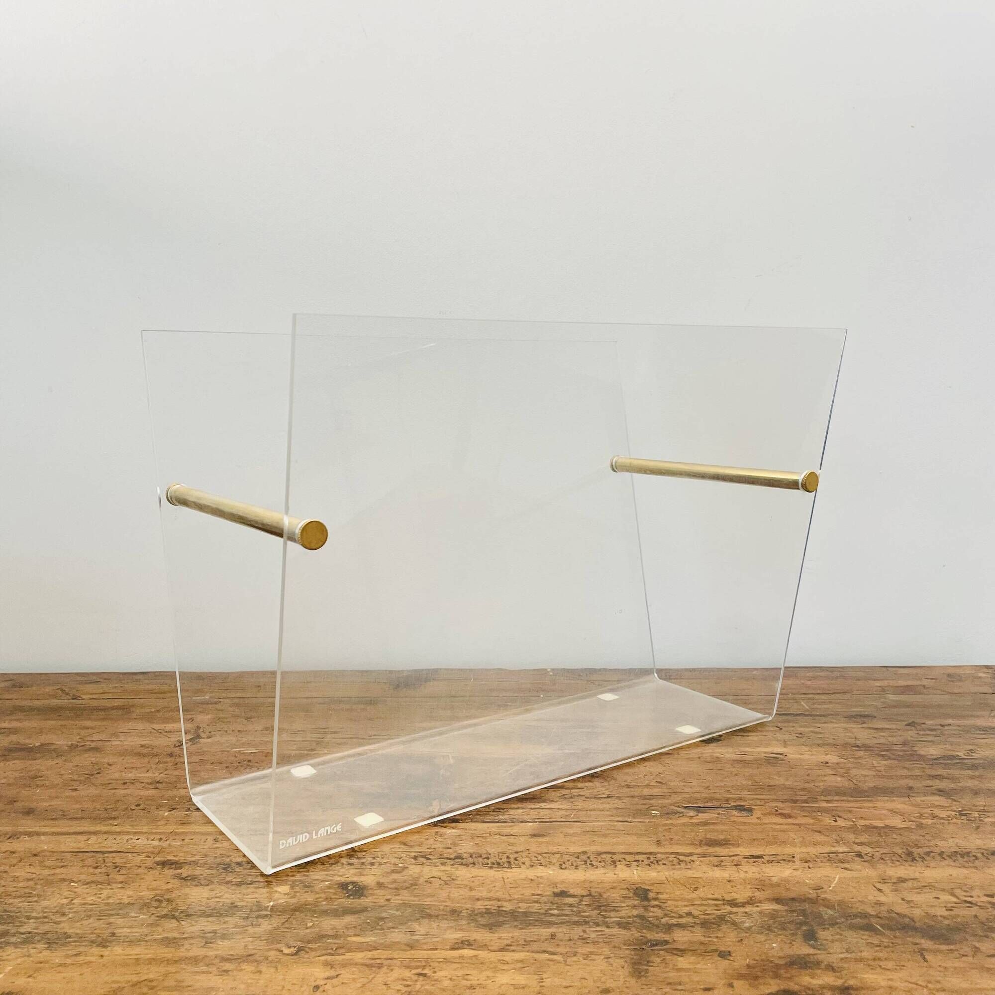 Magazine rack designed by David Lange – Plexiglas and brass – Vintage