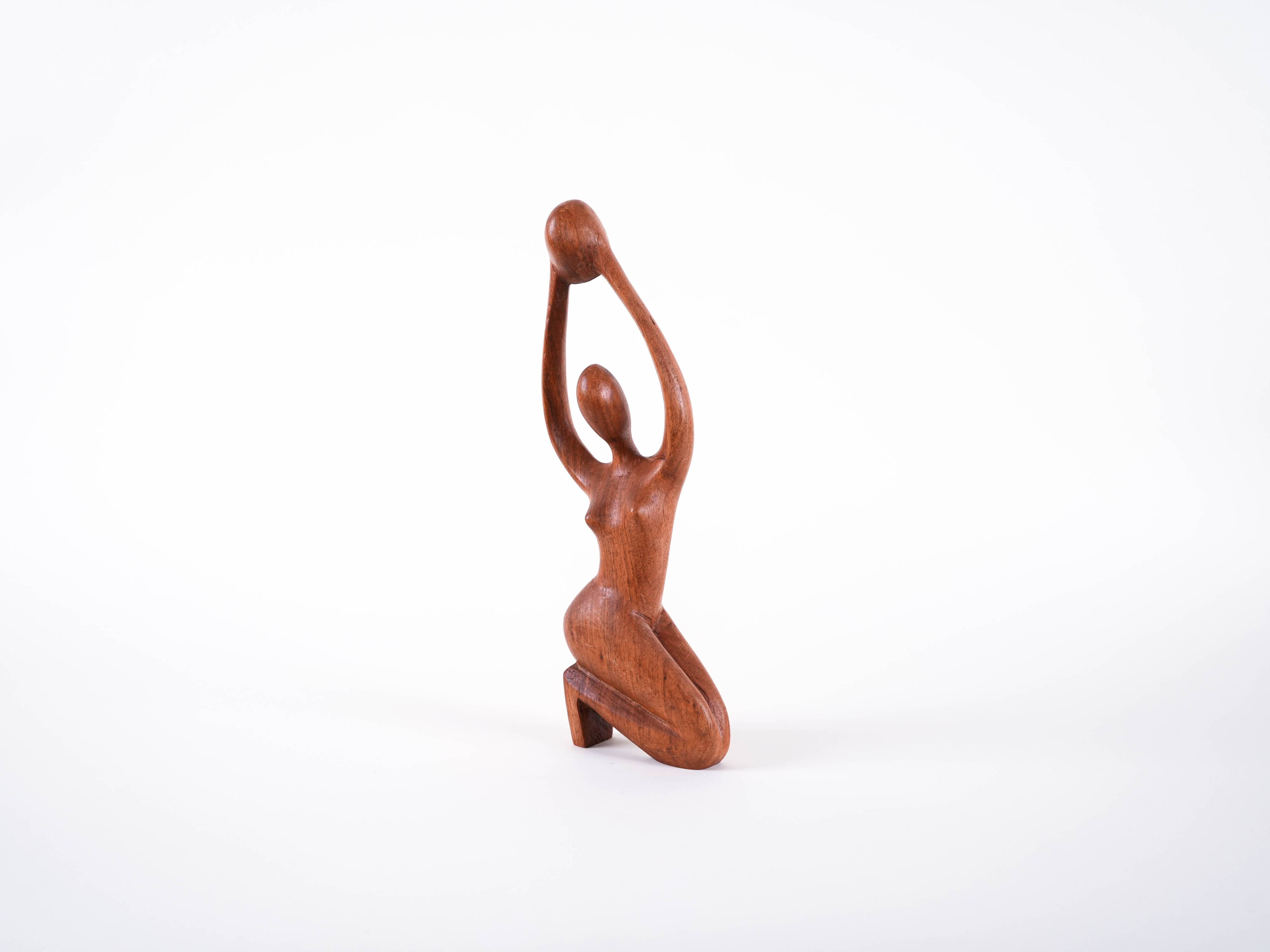 Sculpture en teck femme, design danois, années 1970, fabriquée au Danemark