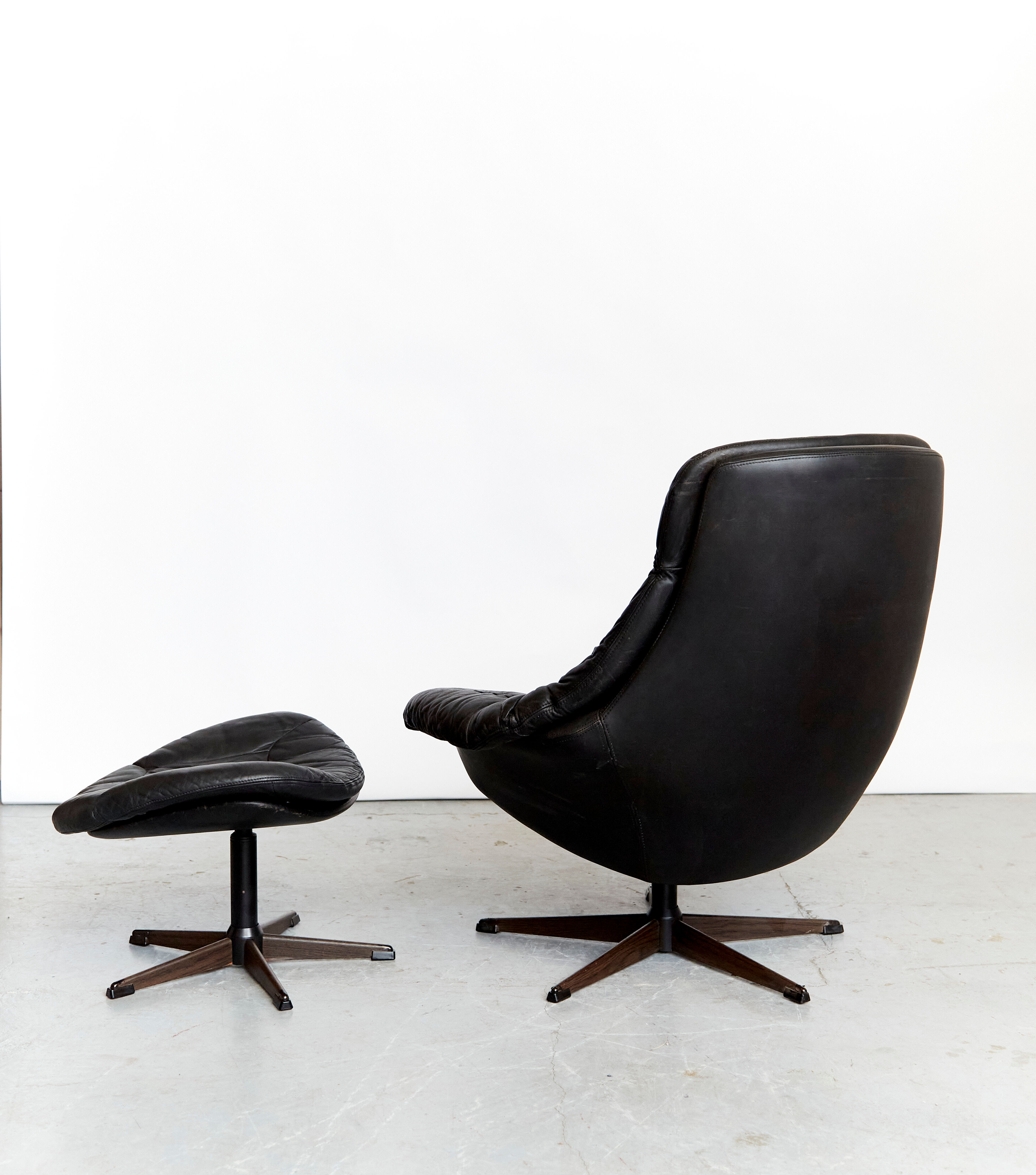 Swivel Lounge Chair by H.W. Klein for Bramin