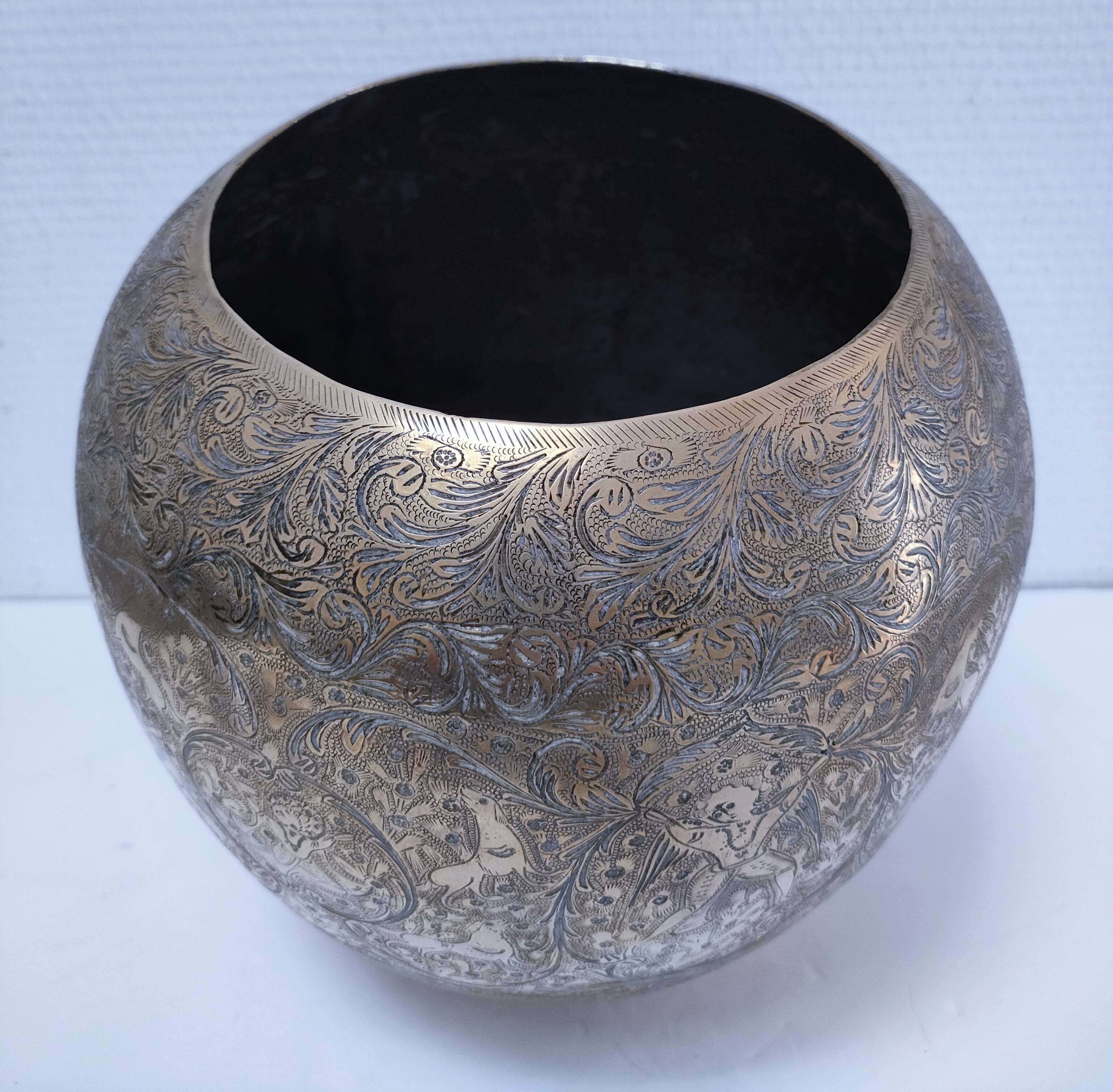Solid brass pot cover engraved with animal, plant and character decoration