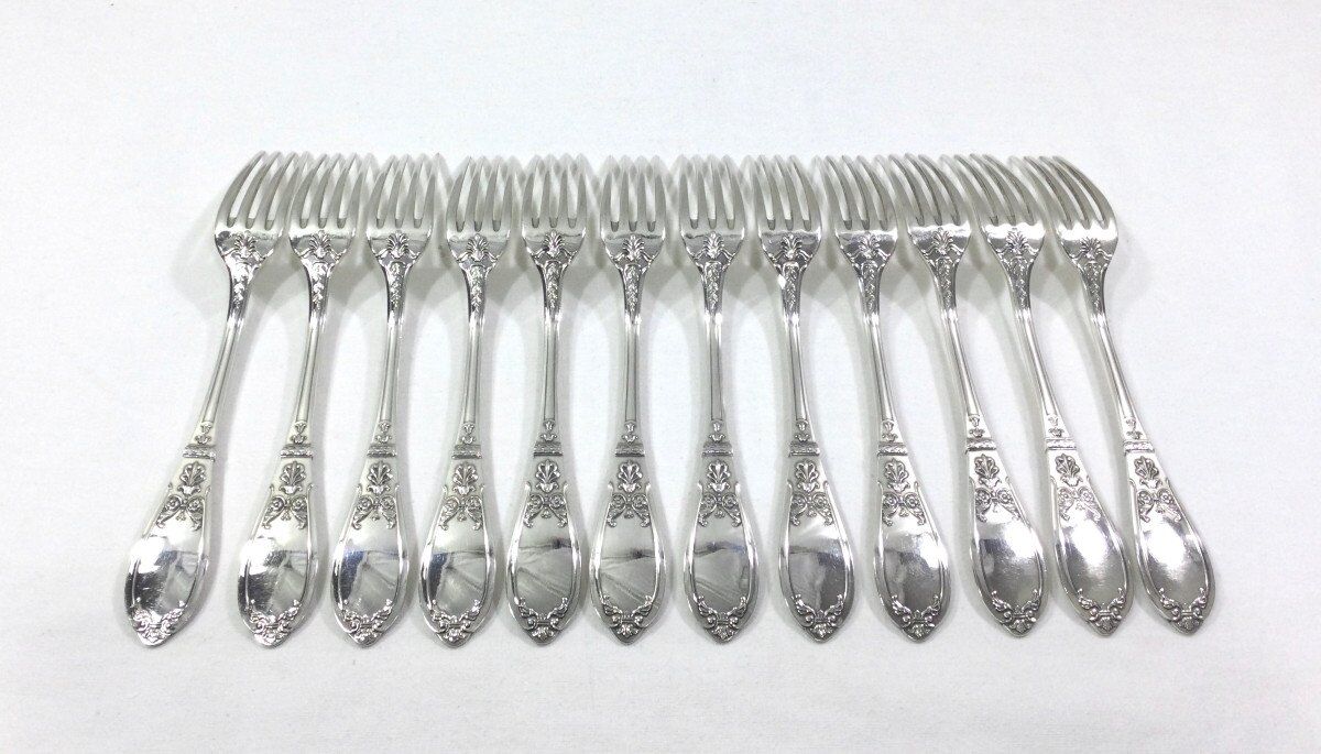 Saint Medard - Housewife Empire