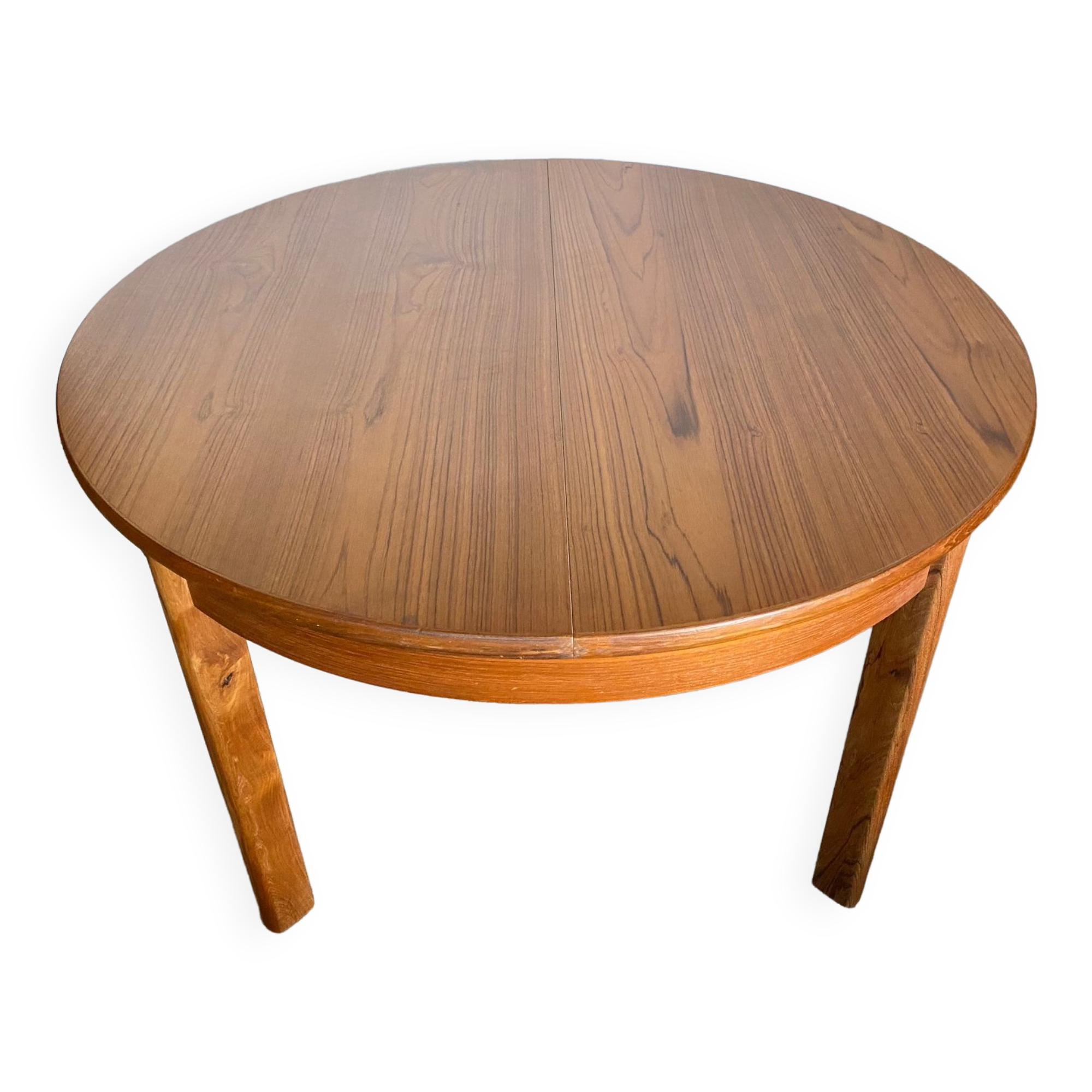 Scandinavian extendable table in teak