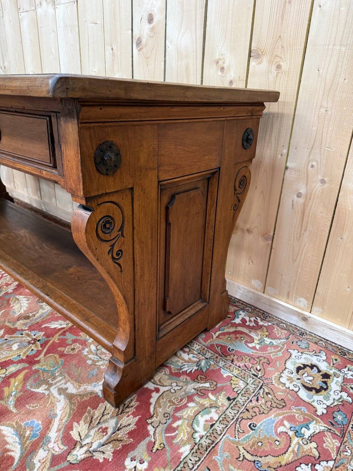 Console-table de milieu Néo-Renaissance – Travail lyonnais – Noyer massif