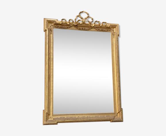 Miroir de style Louis XVl en bois stuqué doré vers 1880