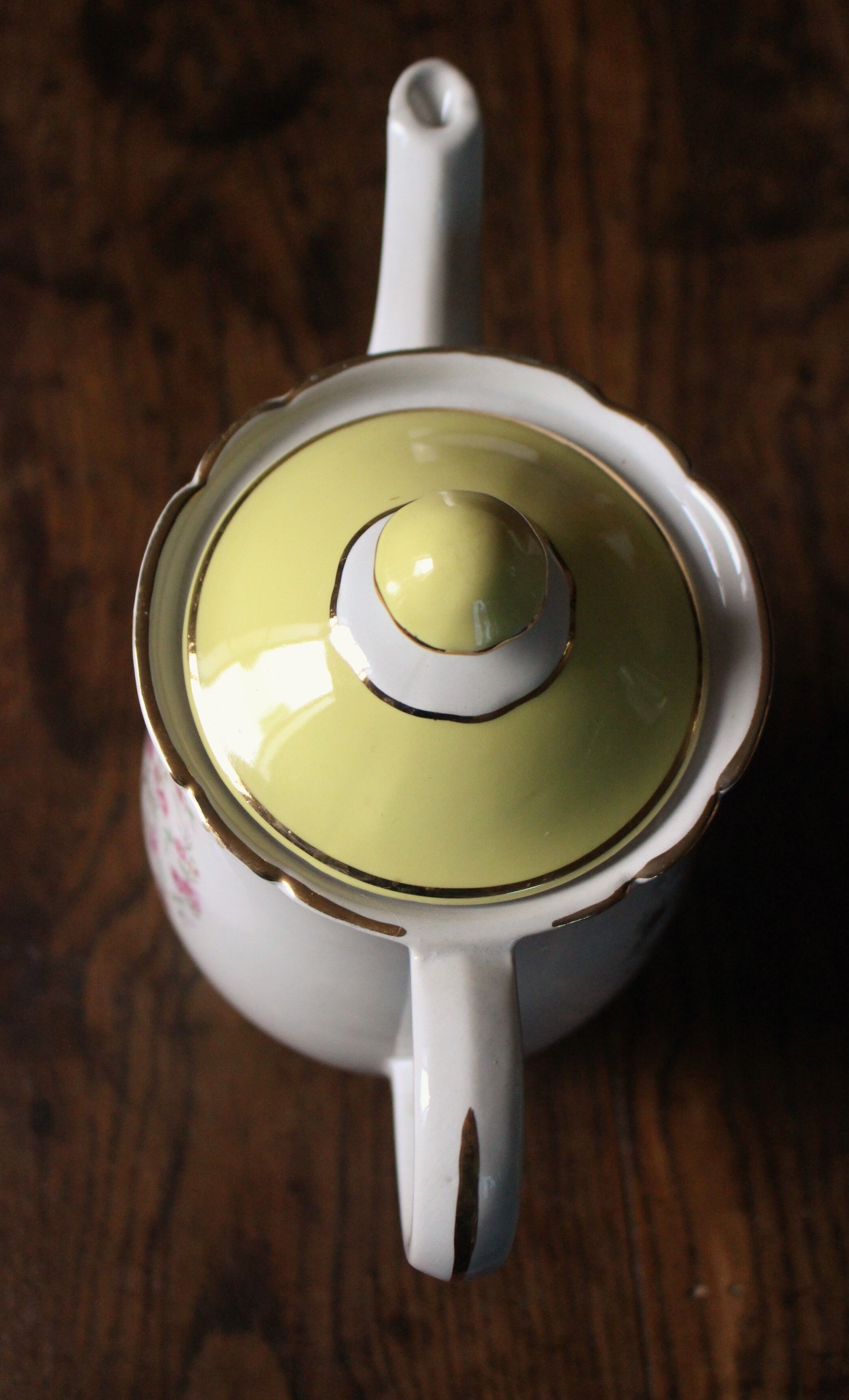 Coffee maker lunéville yellow gilding pink flowers