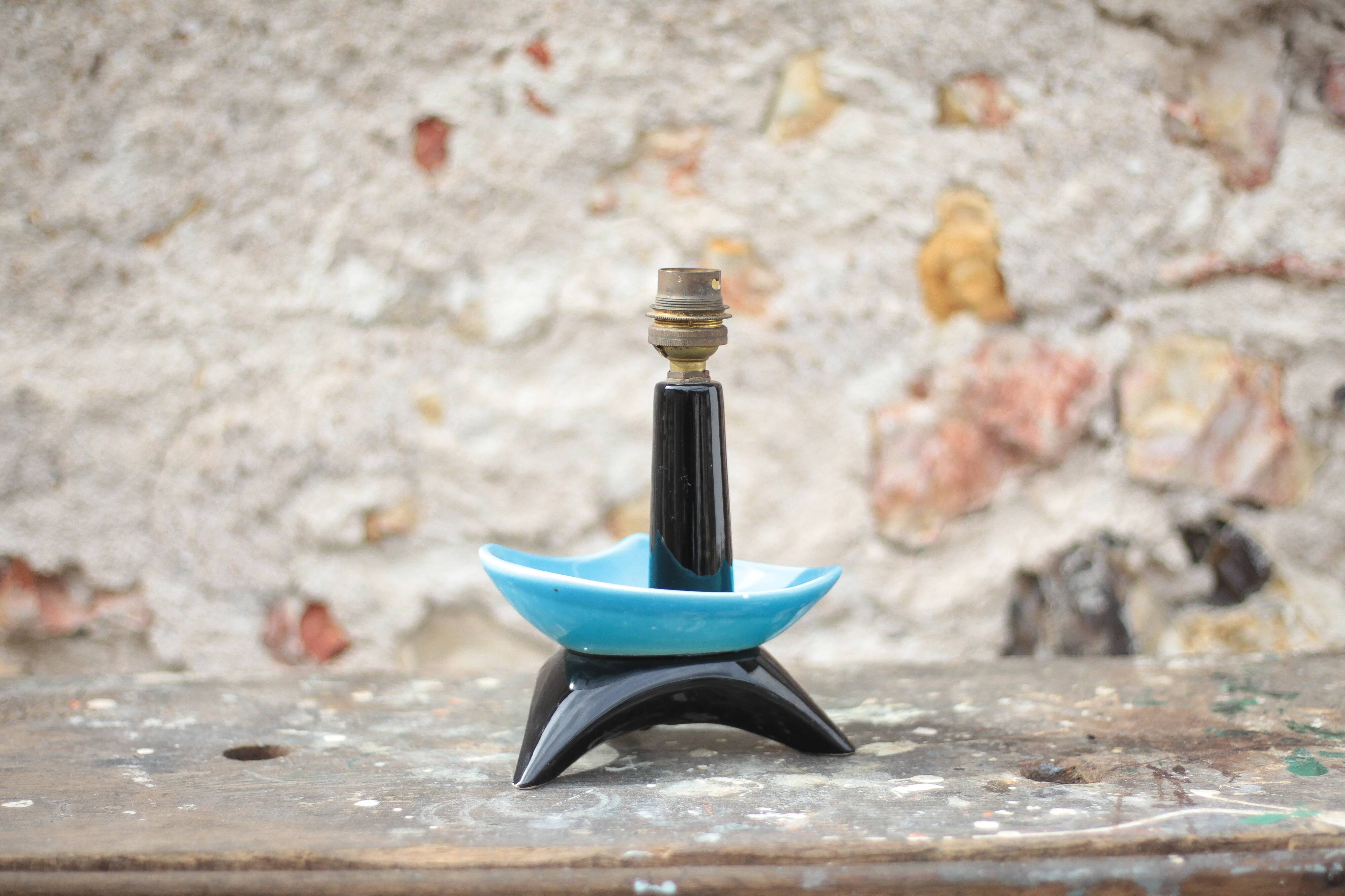 Tripod ceramic table lamp, bedside lamp, accent lamp