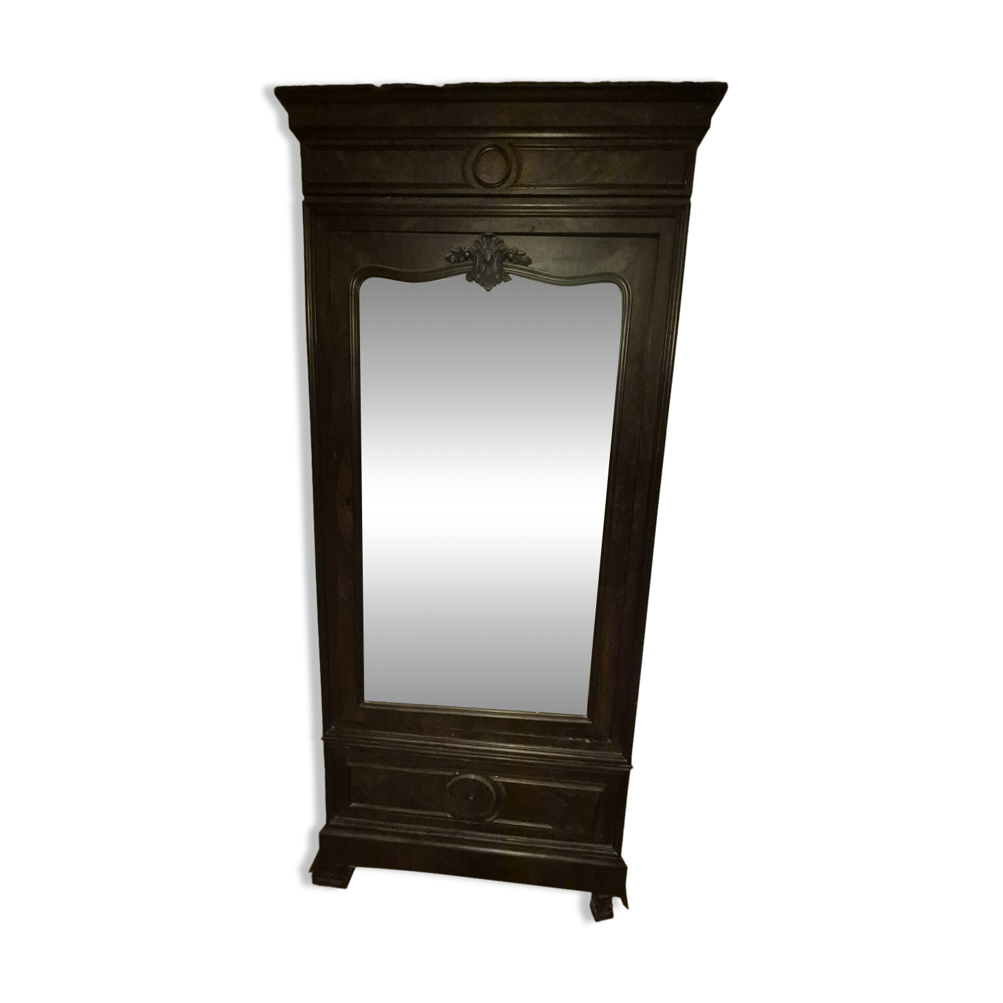 Single-door wardrobe