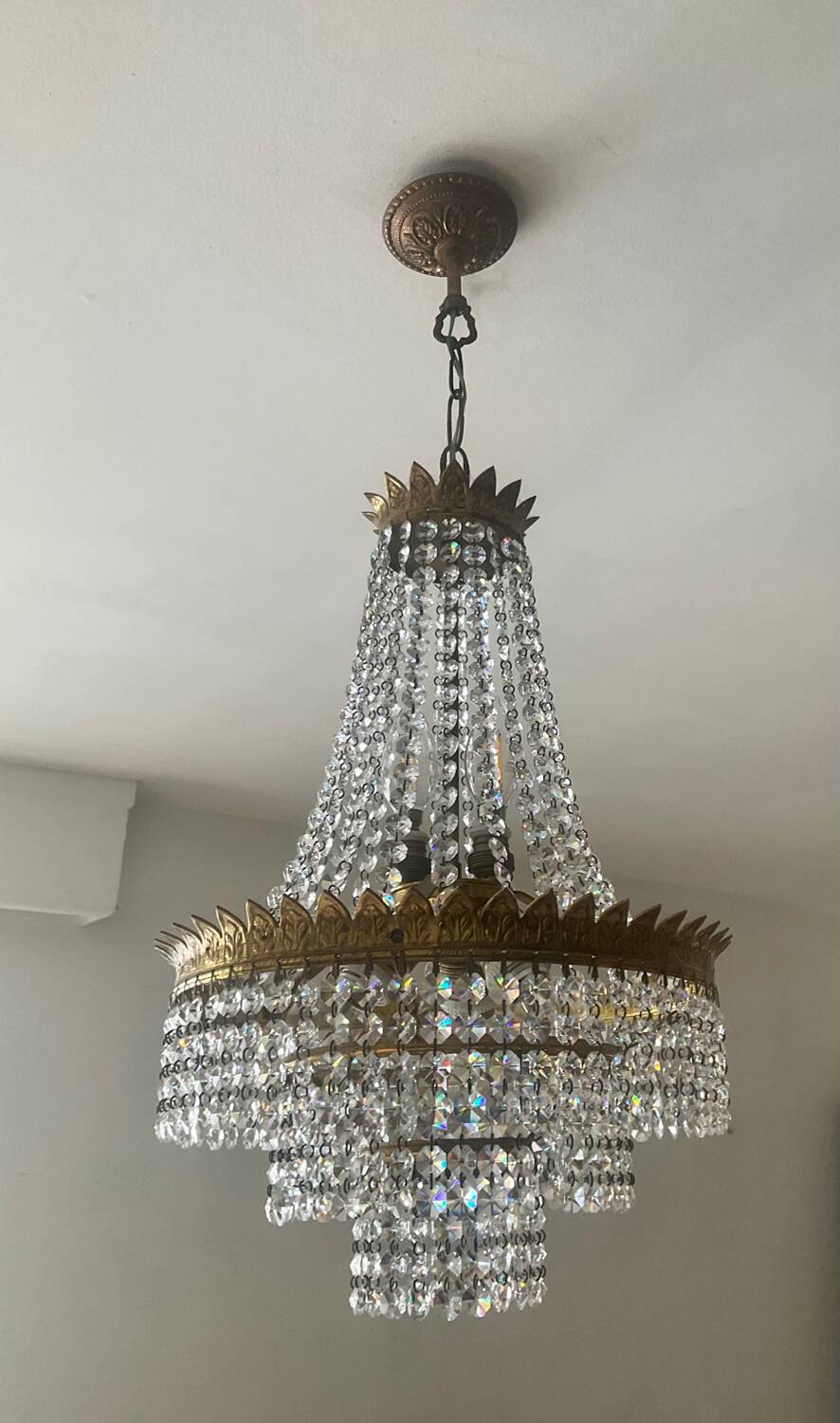 Hot air balloon chandelier in brass and crystal pendants