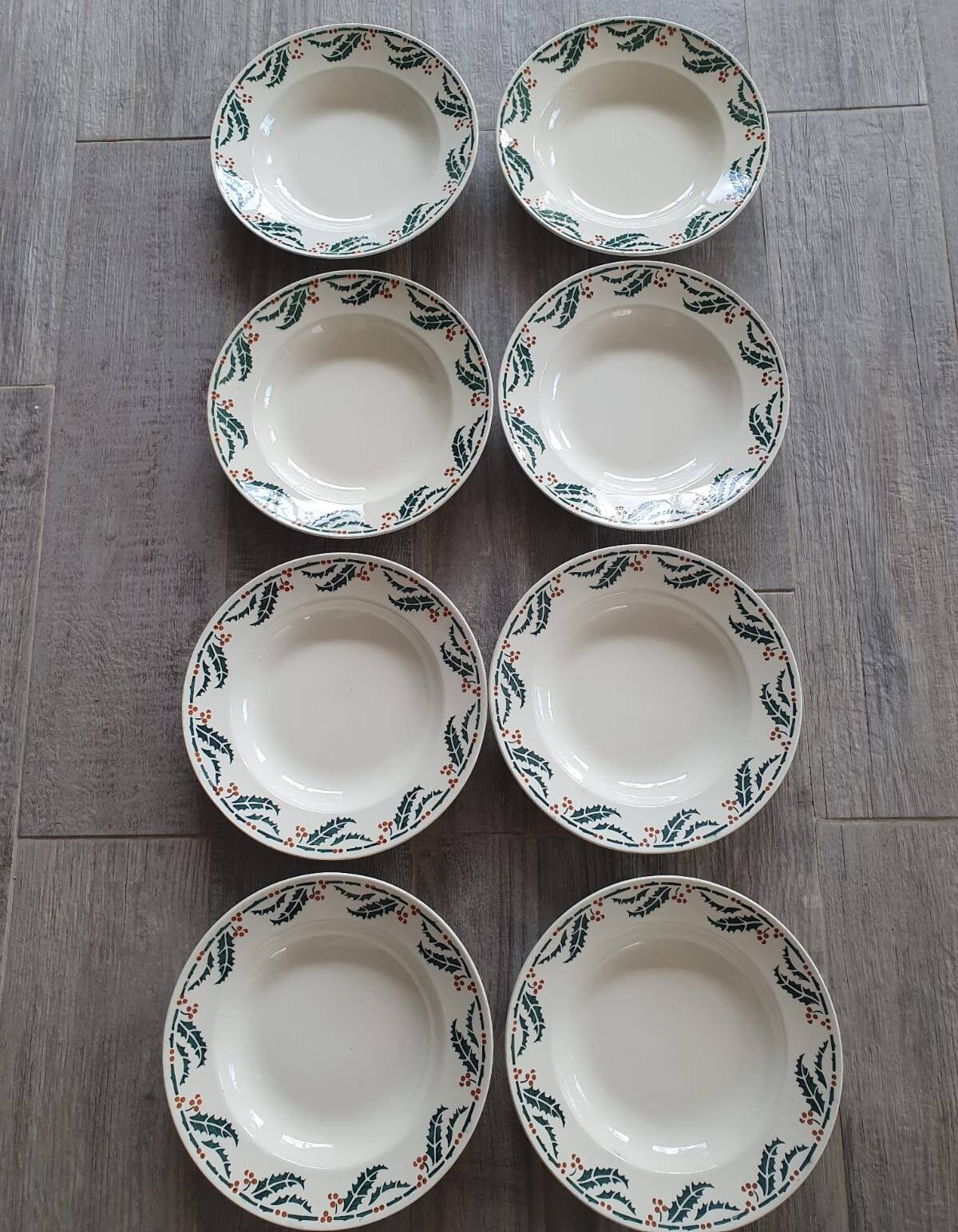 Lunéville holly soup plates