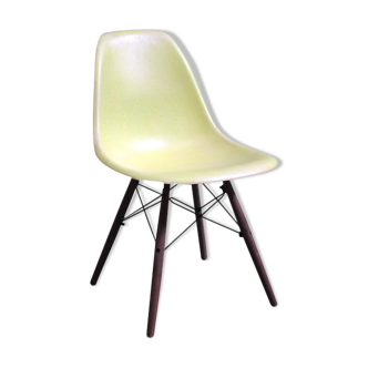 Chair Eames DSW "Lemon Yellow" Herman Miller 1970 edition